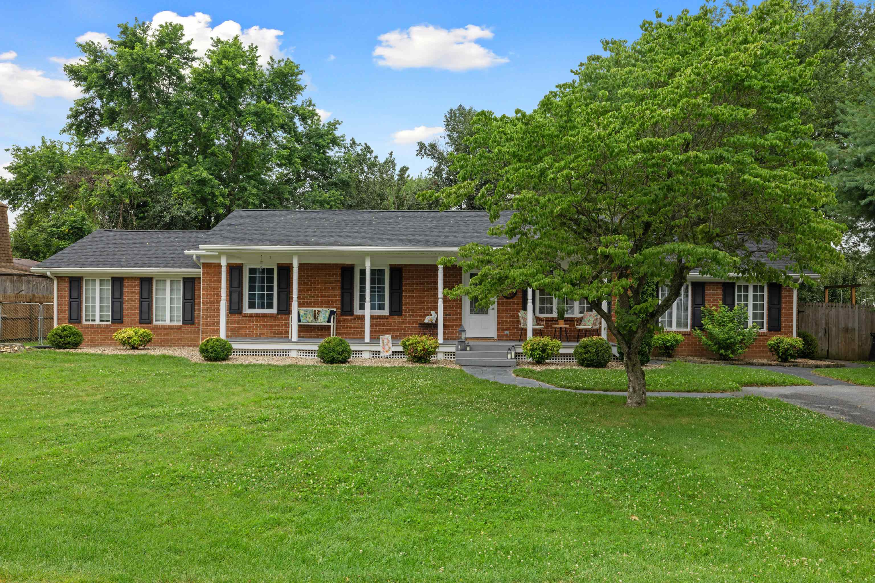 603 13TH ST, GROTTOES, Virginia 24441, 3 Bedrooms Bedrooms, ,2 BathroomsBathrooms,Residential,603 13TH ST,666801 MLS # 666801