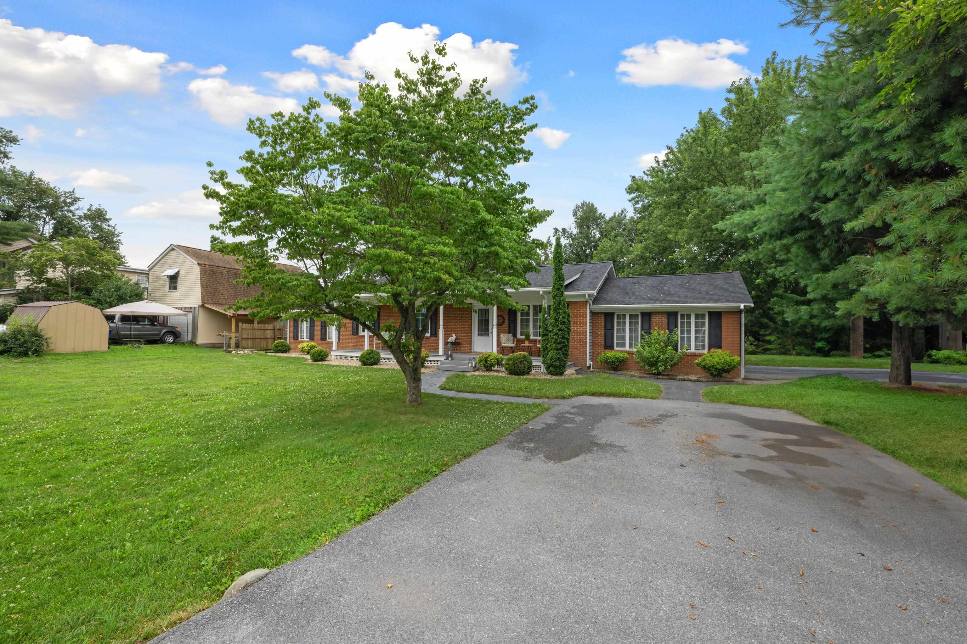 603 13TH ST, GROTTOES, Virginia 24441, 3 Bedrooms Bedrooms, ,2 BathroomsBathrooms,Residential,603 13TH ST,666801 MLS # 666801