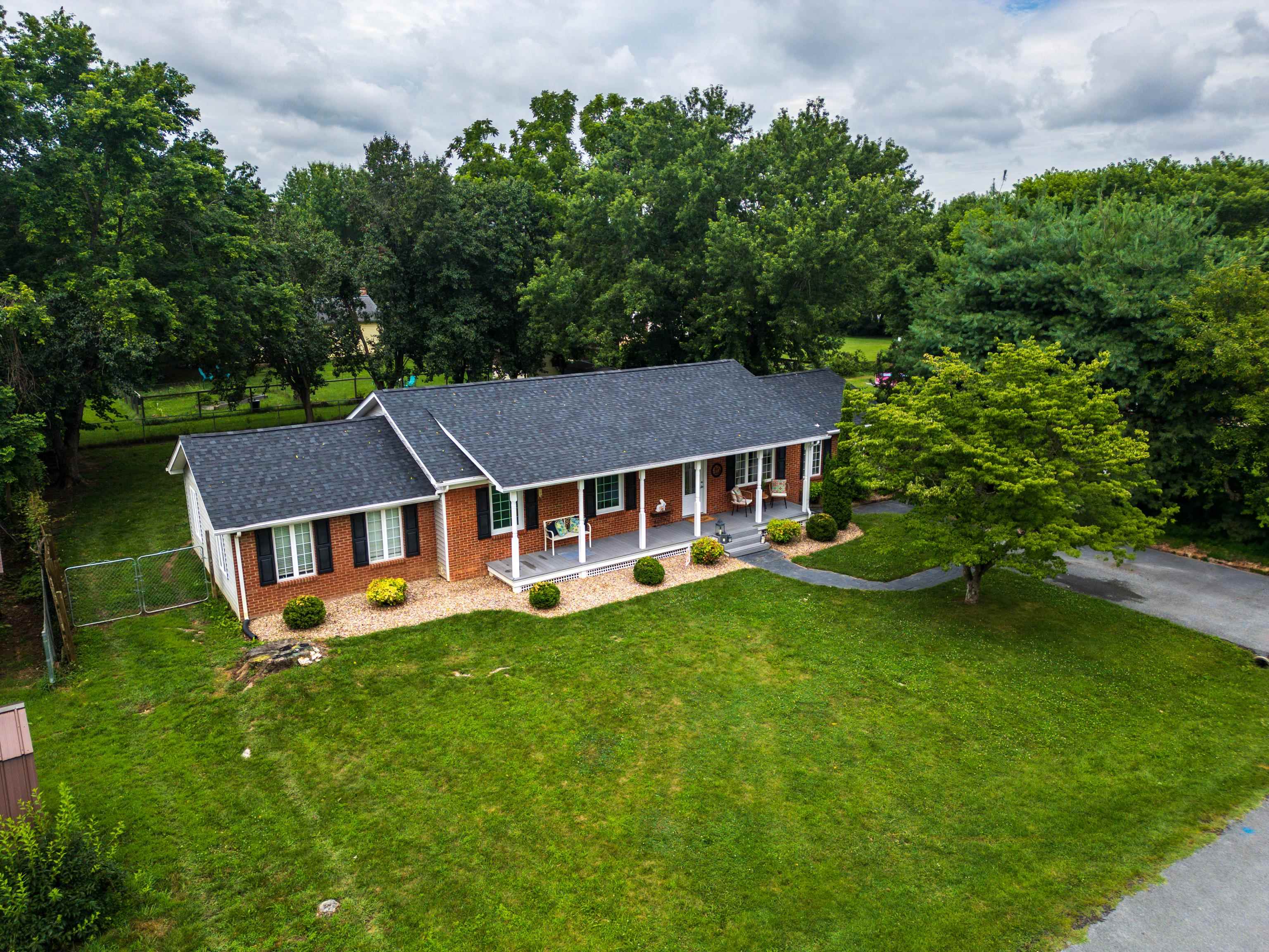 603 13TH ST, GROTTOES, Virginia 24441, 3 Bedrooms Bedrooms, ,2 BathroomsBathrooms,Residential,603 13TH ST,666801 MLS # 666801