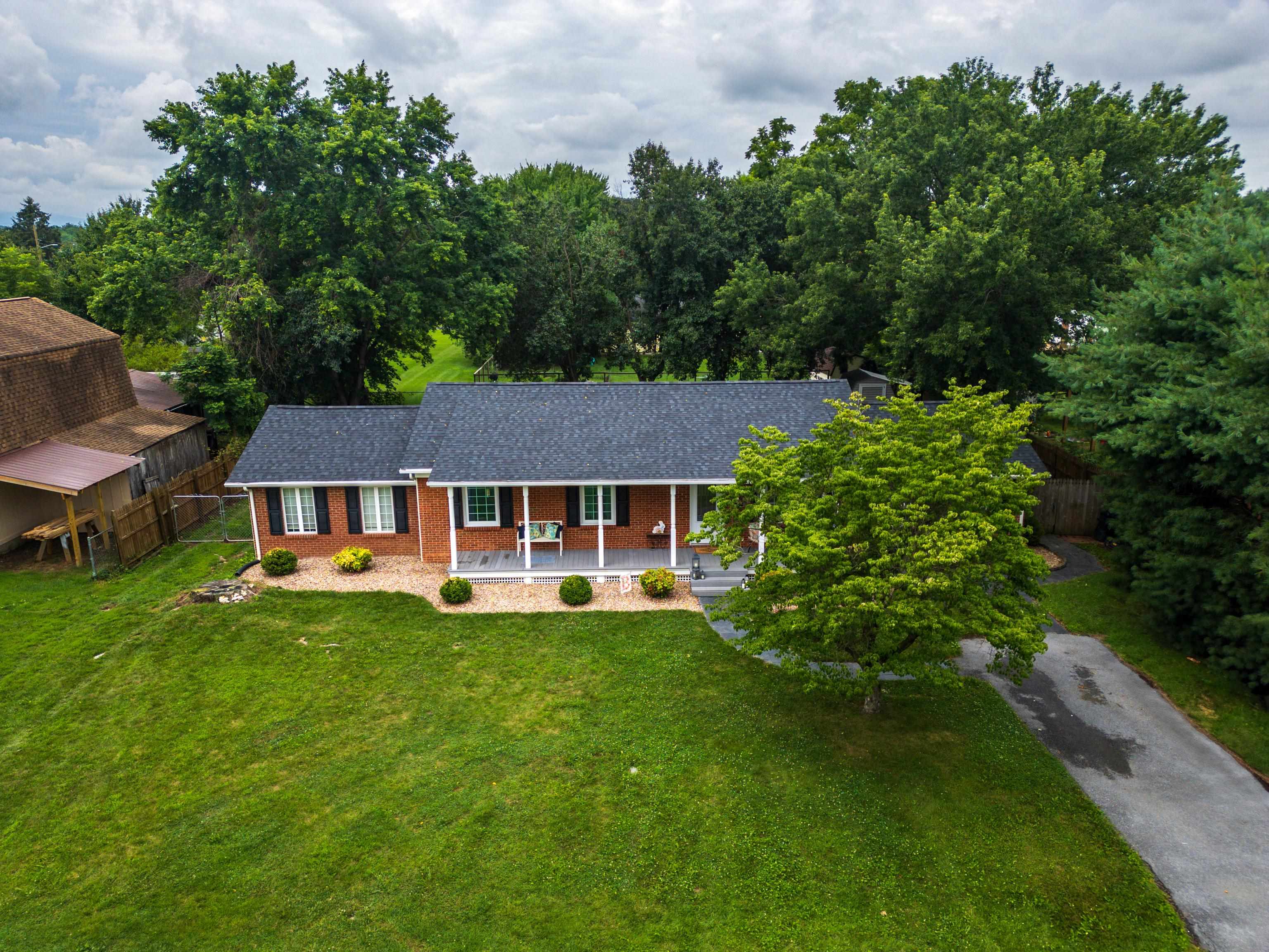 603 13TH ST, GROTTOES, Virginia 24441, 3 Bedrooms Bedrooms, ,2 BathroomsBathrooms,Residential,603 13TH ST,666801 MLS # 666801