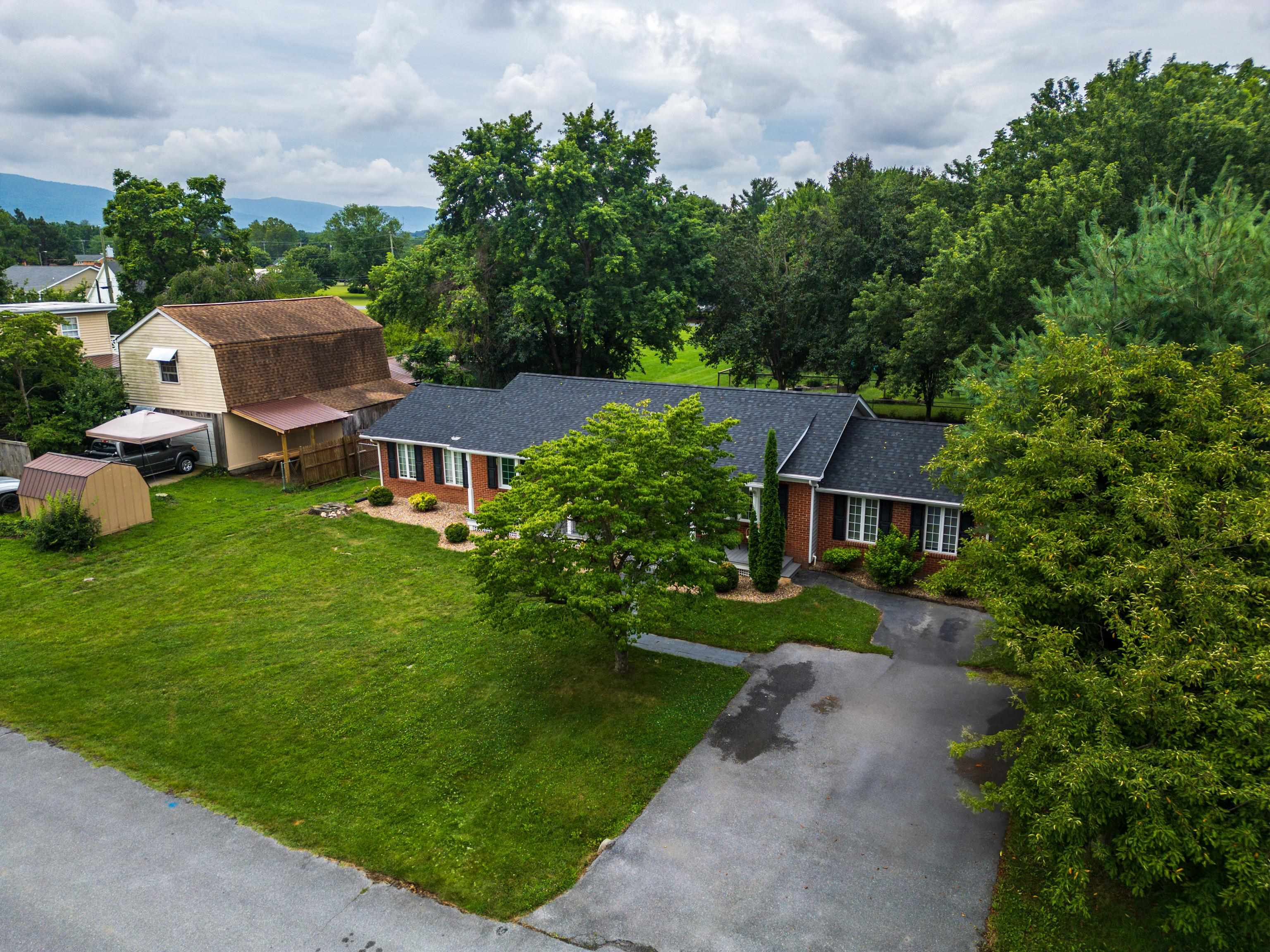 603 13TH ST, GROTTOES, Virginia 24441, 3 Bedrooms Bedrooms, ,2 BathroomsBathrooms,Residential,603 13TH ST,666801 MLS # 666801