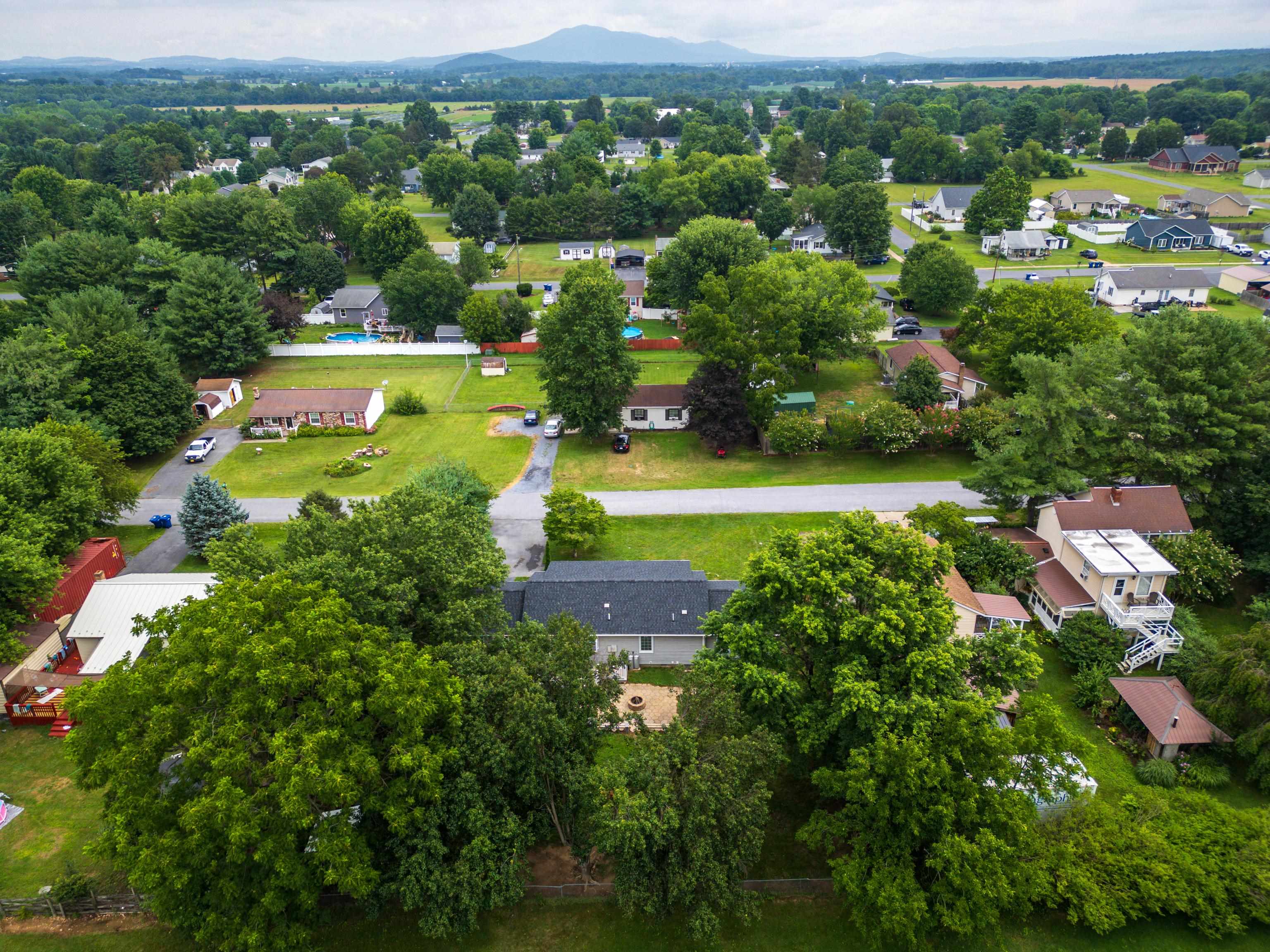 603 13TH ST, GROTTOES, Virginia 24441, 3 Bedrooms Bedrooms, ,2 BathroomsBathrooms,Residential,603 13TH ST,666801 MLS # 666801