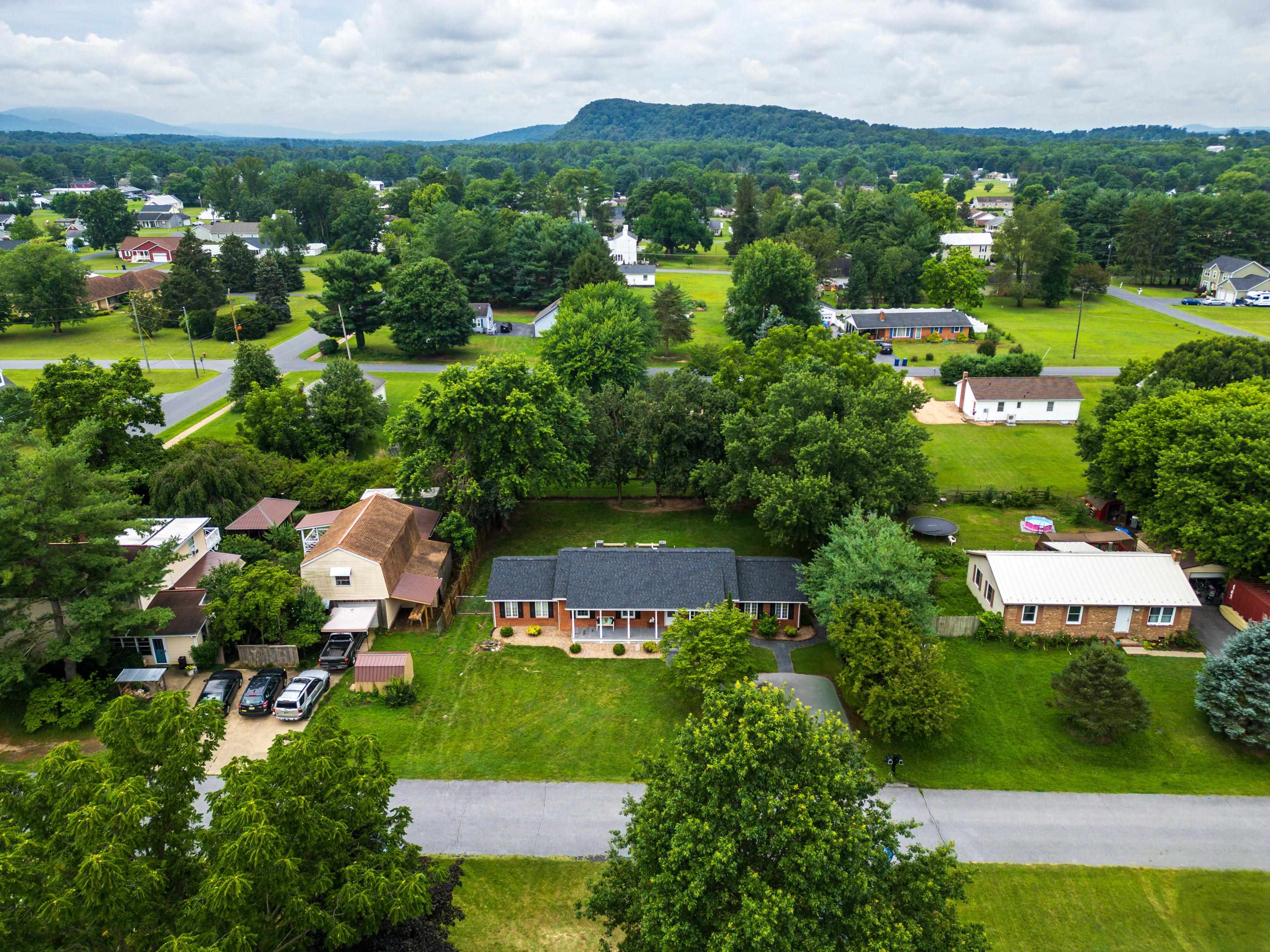 603 13TH ST, GROTTOES, Virginia 24441, 3 Bedrooms Bedrooms, ,2 BathroomsBathrooms,Residential,603 13TH ST,666801 MLS # 666801