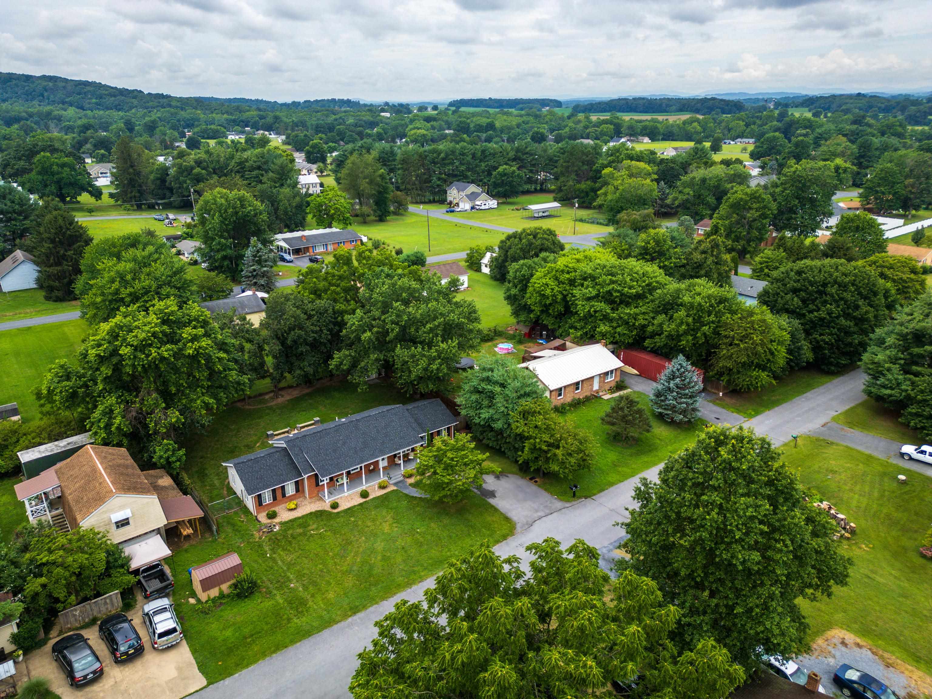 603 13TH ST, GROTTOES, Virginia 24441, 3 Bedrooms Bedrooms, ,2 BathroomsBathrooms,Residential,603 13TH ST,666801 MLS # 666801