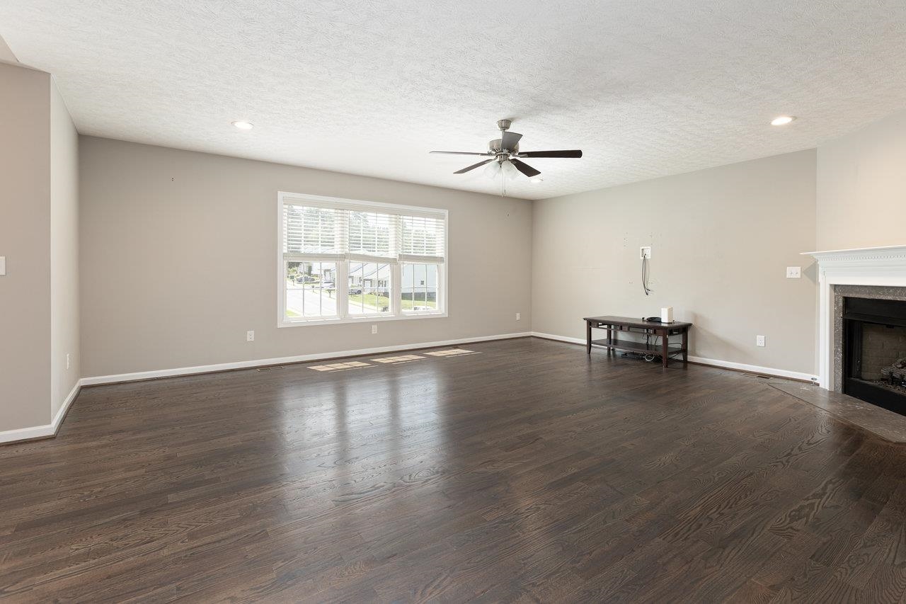 11 COLLINSWOOD WAY, STAUNTON, Virginia 24401, 3 Bedrooms Bedrooms, ,3 BathroomsBathrooms,Residential,11 COLLINSWOOD WAY,666807 MLS # 666807