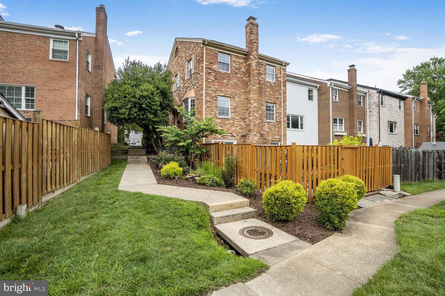 10419 COURTHOUSE DR, FAIRFAX, Virginia 22030, 4 Bedrooms Bedrooms, ,3 BathroomsBathrooms,Residential,For sale,10419 COURTHOUSE DR,VAFC2006378 MLS # VAFC2006378 10419 COURTHOUSE DR, FAIRFAX, Virginia 22030, 4 Bedrooms Bedrooms, ,3 BathroomsBathrooms,Residential,For sale,10419 COURTHOUSE DR,VAFC2006378 MLS # VAFC2006378