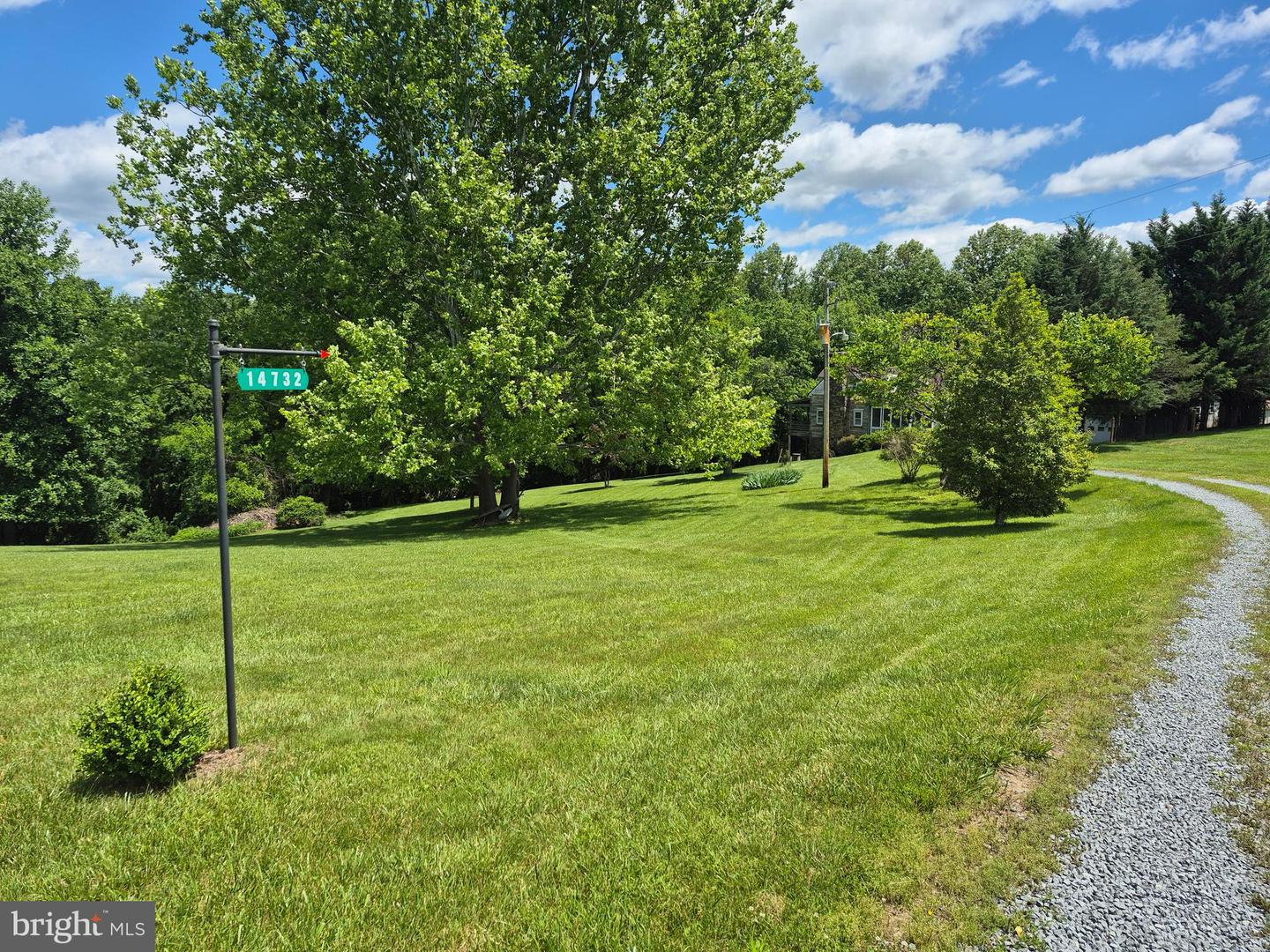 14732 ROSE HOLLOW LN, WATERFORD, Virginia 20197, 3 Bedrooms Bedrooms, 6 Rooms Rooms,2 BathroomsBathrooms,Residential,For sale,14732 ROSE HOLLOW LN,VALO2097876 MLS # VALO2097876