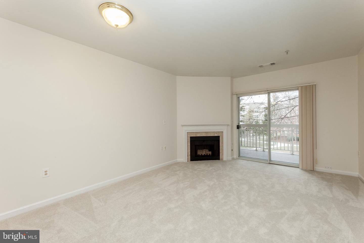 2204 WESTCOURT LN #201, HERNDON, Virginia 20170, 1 Bedroom Bedrooms, ,1 BathroomBathrooms,Residential,For sale,2204 WESTCOURT LN #201,VAFX2245930 MLS # VAFX2245930