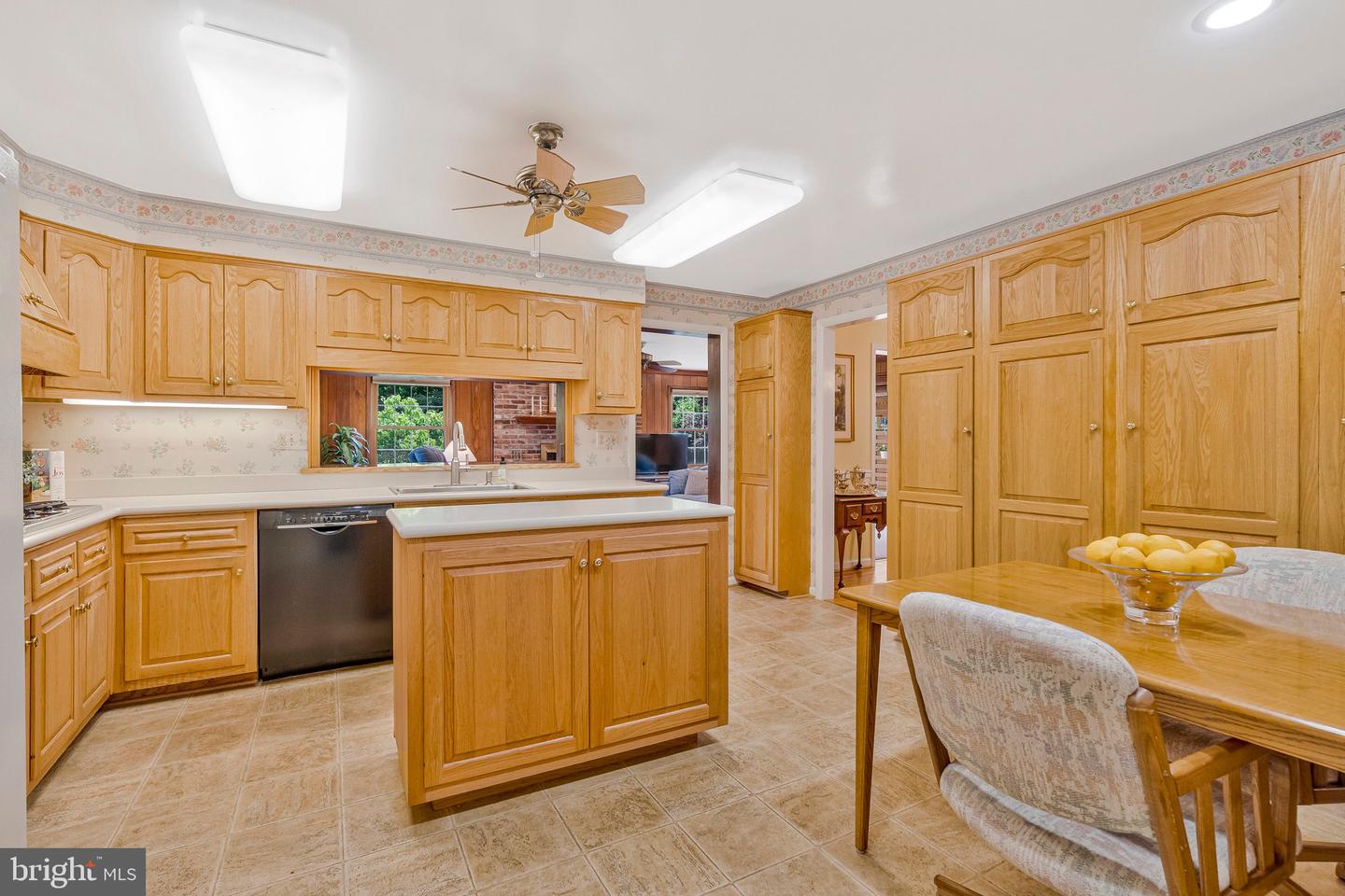 1441 COLLEEN LN, MCLEAN, Virginia 22101, 4 Bedrooms Bedrooms, ,3 BathroomsBathrooms,Residential,For sale,1441 COLLEEN LN,VAFX2246206 MLS # VAFX2246206