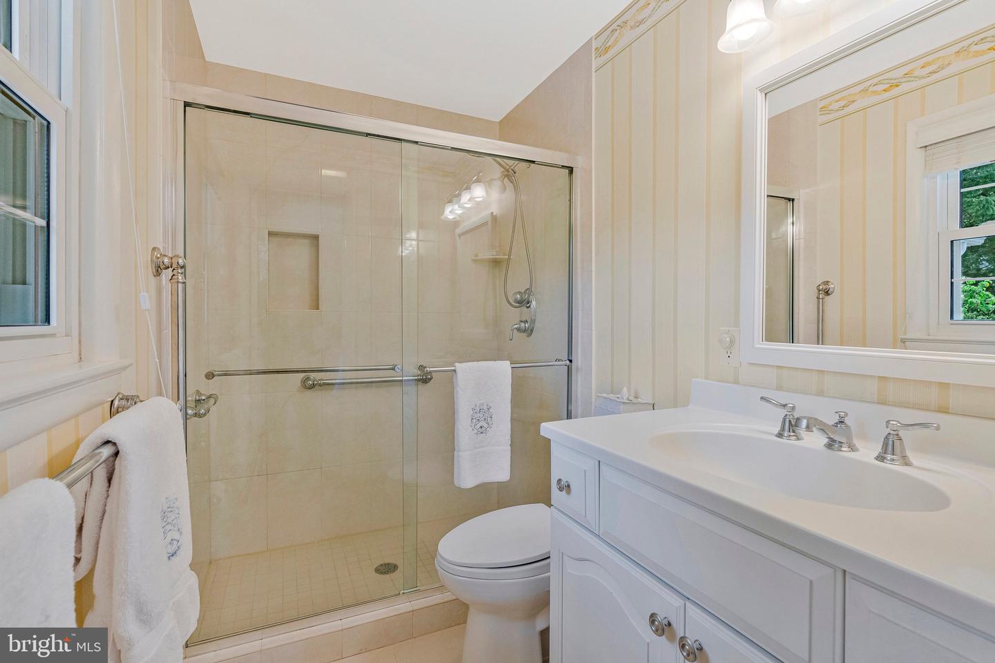 1441 COLLEEN LN, MCLEAN, Virginia 22101, 4 Bedrooms Bedrooms, ,3 BathroomsBathrooms,Residential,For sale,1441 COLLEEN LN,VAFX2246206 MLS # VAFX2246206