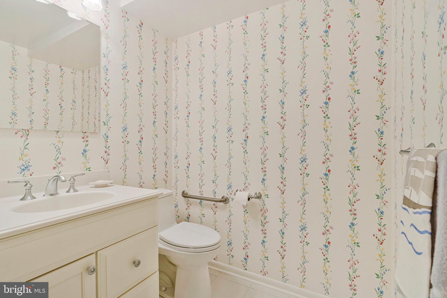 1441 COLLEEN LN, MCLEAN, Virginia 22101, 4 Bedrooms Bedrooms, ,3 BathroomsBathrooms,Residential,For sale,1441 COLLEEN LN,VAFX2246206 MLS # VAFX2246206