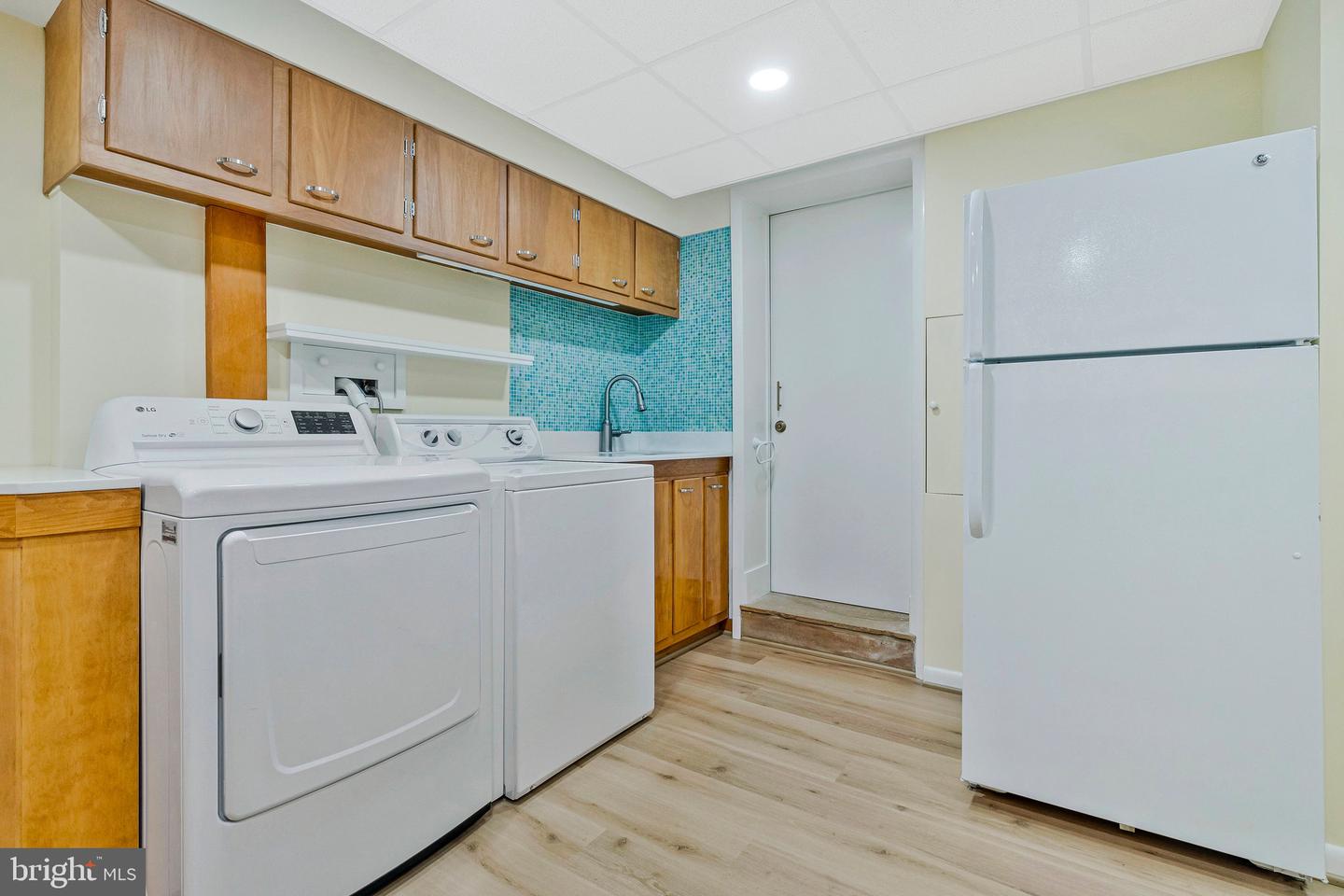 1441 COLLEEN LN, MCLEAN, Virginia 22101, 4 Bedrooms Bedrooms, ,3 BathroomsBathrooms,Residential,For sale,1441 COLLEEN LN,VAFX2246206 MLS # VAFX2246206