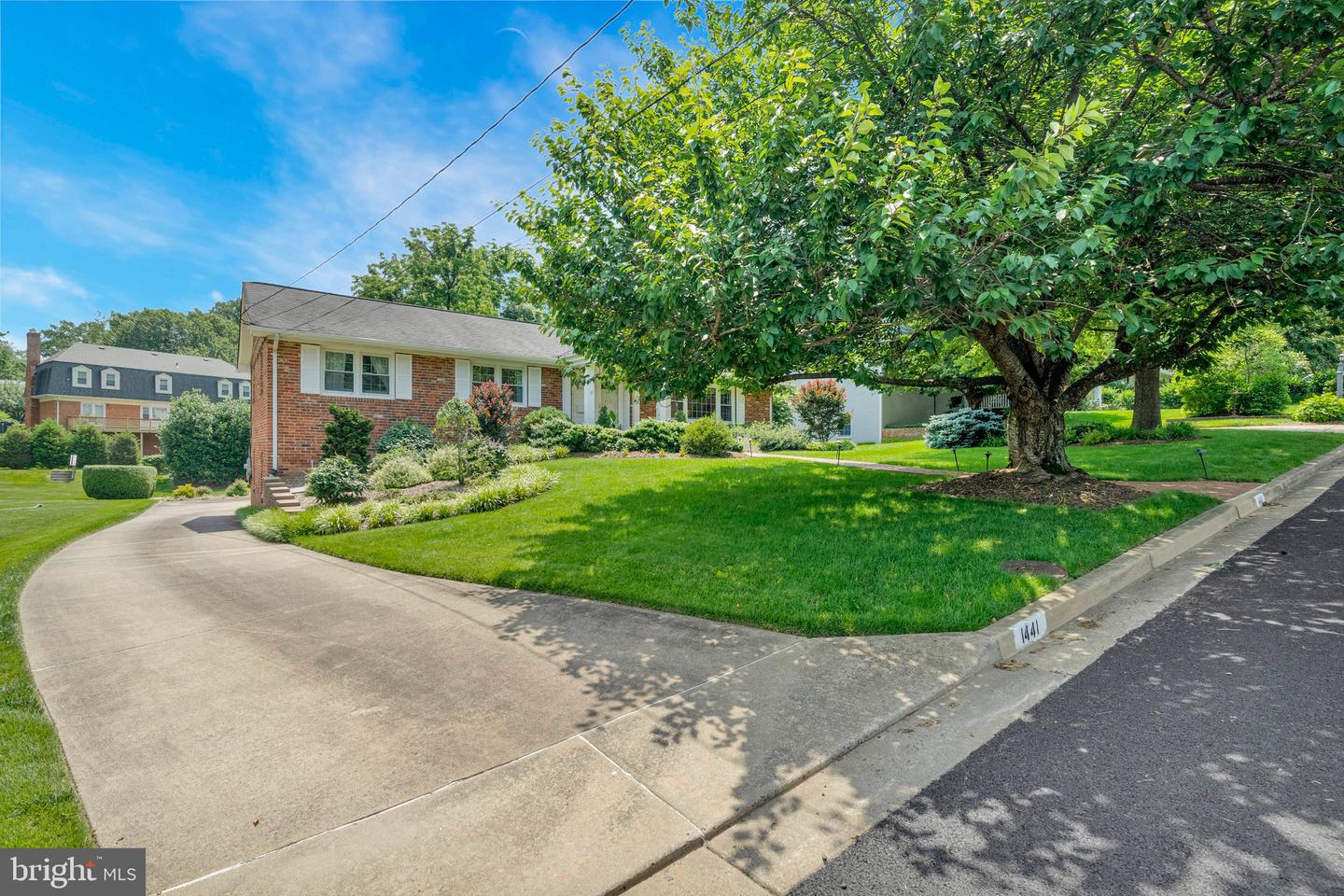 1441 COLLEEN LN, MCLEAN, Virginia 22101, 4 Bedrooms Bedrooms, ,3 BathroomsBathrooms,Residential,For sale,1441 COLLEEN LN,VAFX2246206 MLS # VAFX2246206
