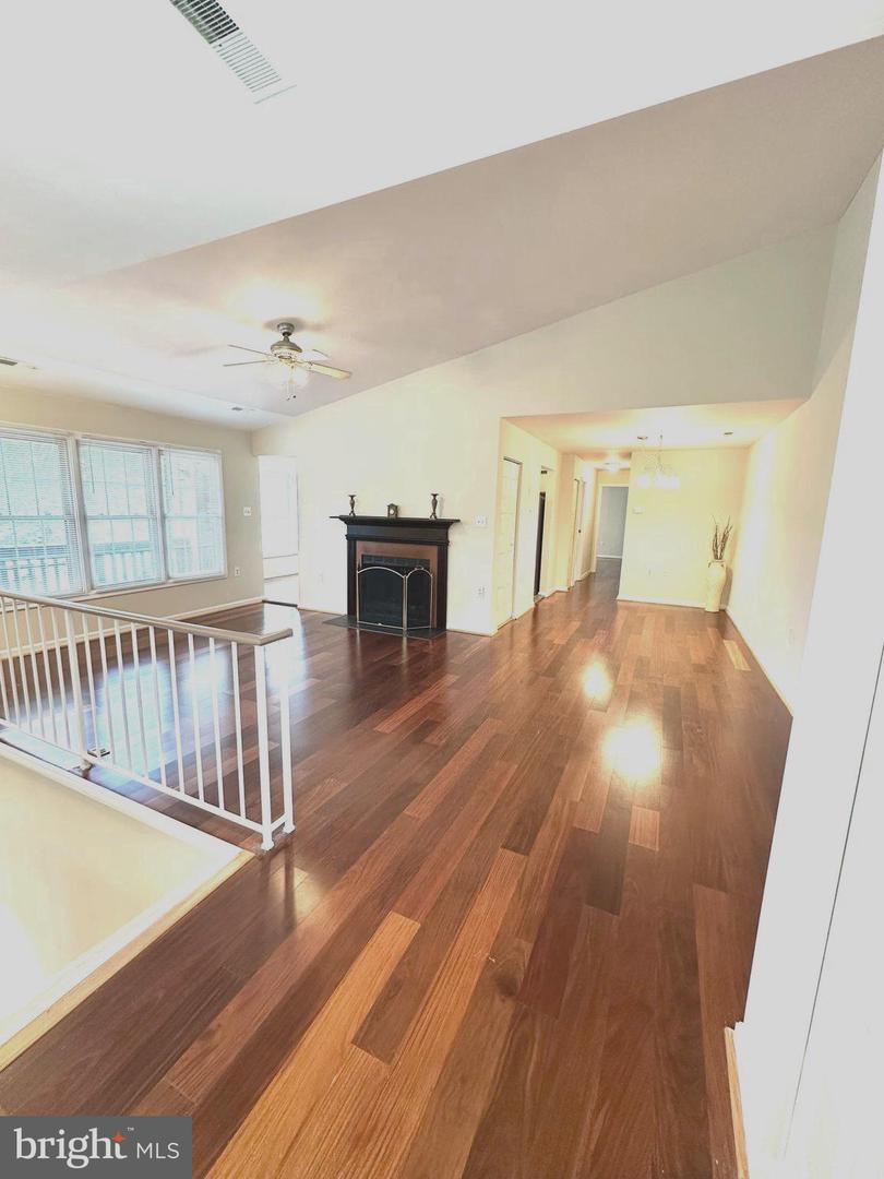 10407 PARADISE, MANASSAS, Virginia 20109, 2 Bedrooms Bedrooms, ,2 BathroomsBathrooms,Residential,For sale,10407 PARADISE,VAPW2096628 MLS # VAPW2096628