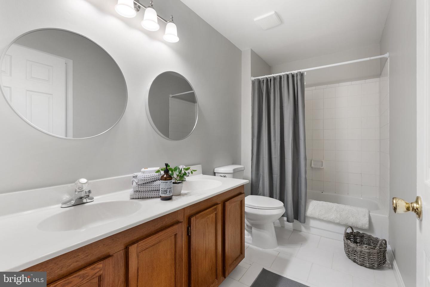43952 BIDWELL CT, ASHBURN, Virginia 20147, 4 Bedrooms Bedrooms, ,3 BathroomsBathrooms,Residential,For sale,43952 BIDWELL CT,VALO2099104 MLS # VALO2099104