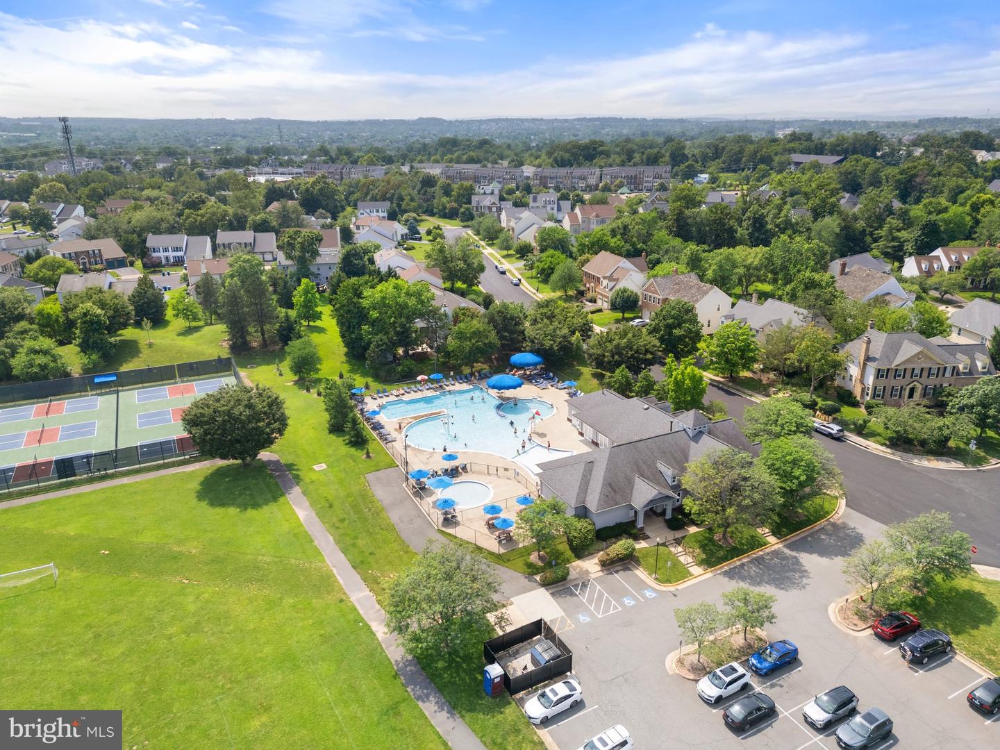 43952 BIDWELL CT, ASHBURN, Virginia 20147, 4 Bedrooms Bedrooms, ,3 BathroomsBathrooms,Residential,For sale,43952 BIDWELL CT,VALO2099104 MLS # VALO2099104