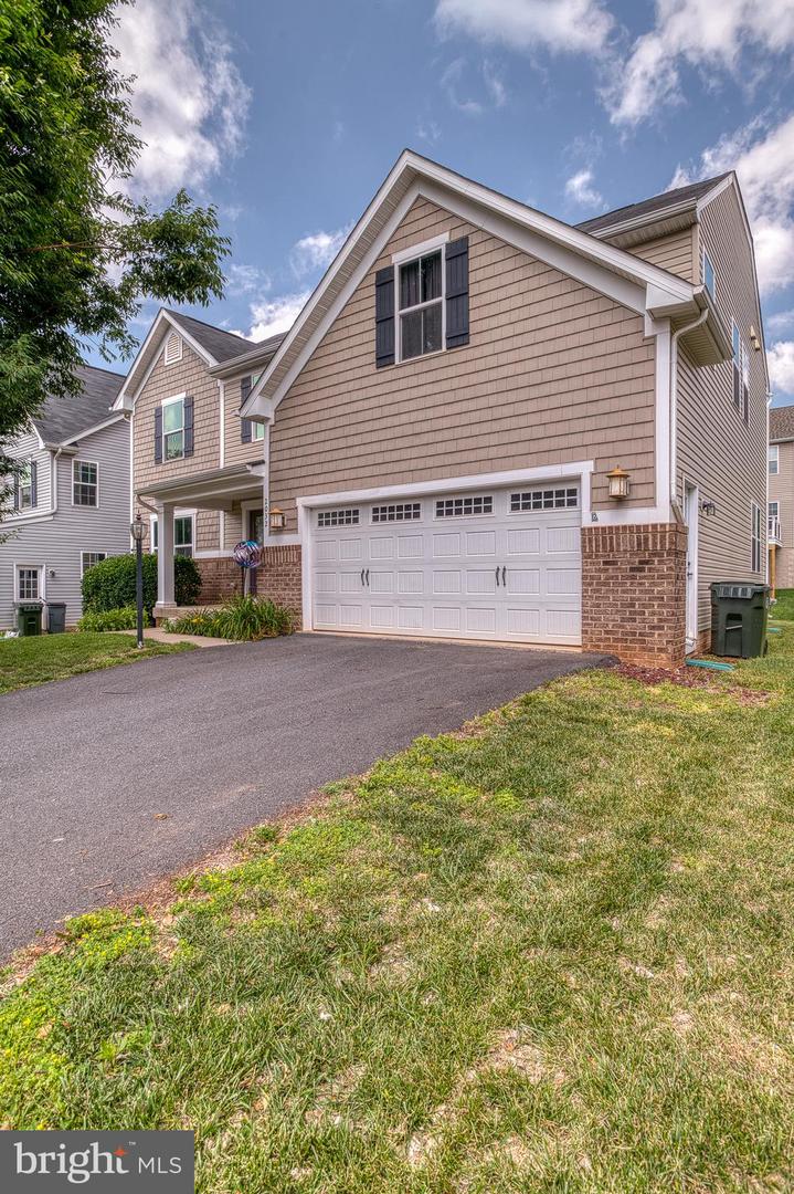 2032 MAGNOLIA CIR, CULPEPER, Virginia 22701, 5 Bedrooms Bedrooms, ,2 BathroomsBathrooms,Residential,For sale,2032 MAGNOLIA CIR,VACU2010756 MLS # VACU2010756