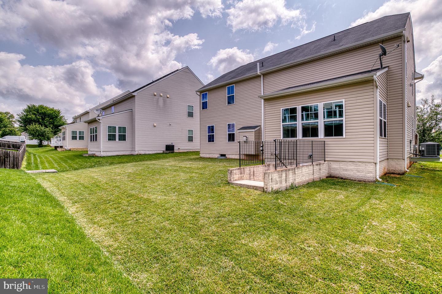 2032 MAGNOLIA CIR, CULPEPER, Virginia 22701, 5 Bedrooms Bedrooms, ,2 BathroomsBathrooms,Residential,For sale,2032 MAGNOLIA CIR,VACU2010756 MLS # VACU2010756