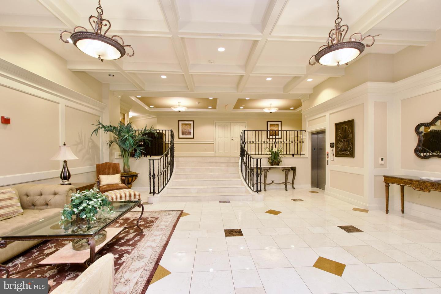 1781 CHAIN BRIDGE RD #302, MCLEAN, Virginia 22102, 2 Bedrooms Bedrooms, ,2 BathroomsBathrooms,Residential,For sale,1781 CHAIN BRIDGE RD #302,VAFX2247406 MLS # VAFX2247406