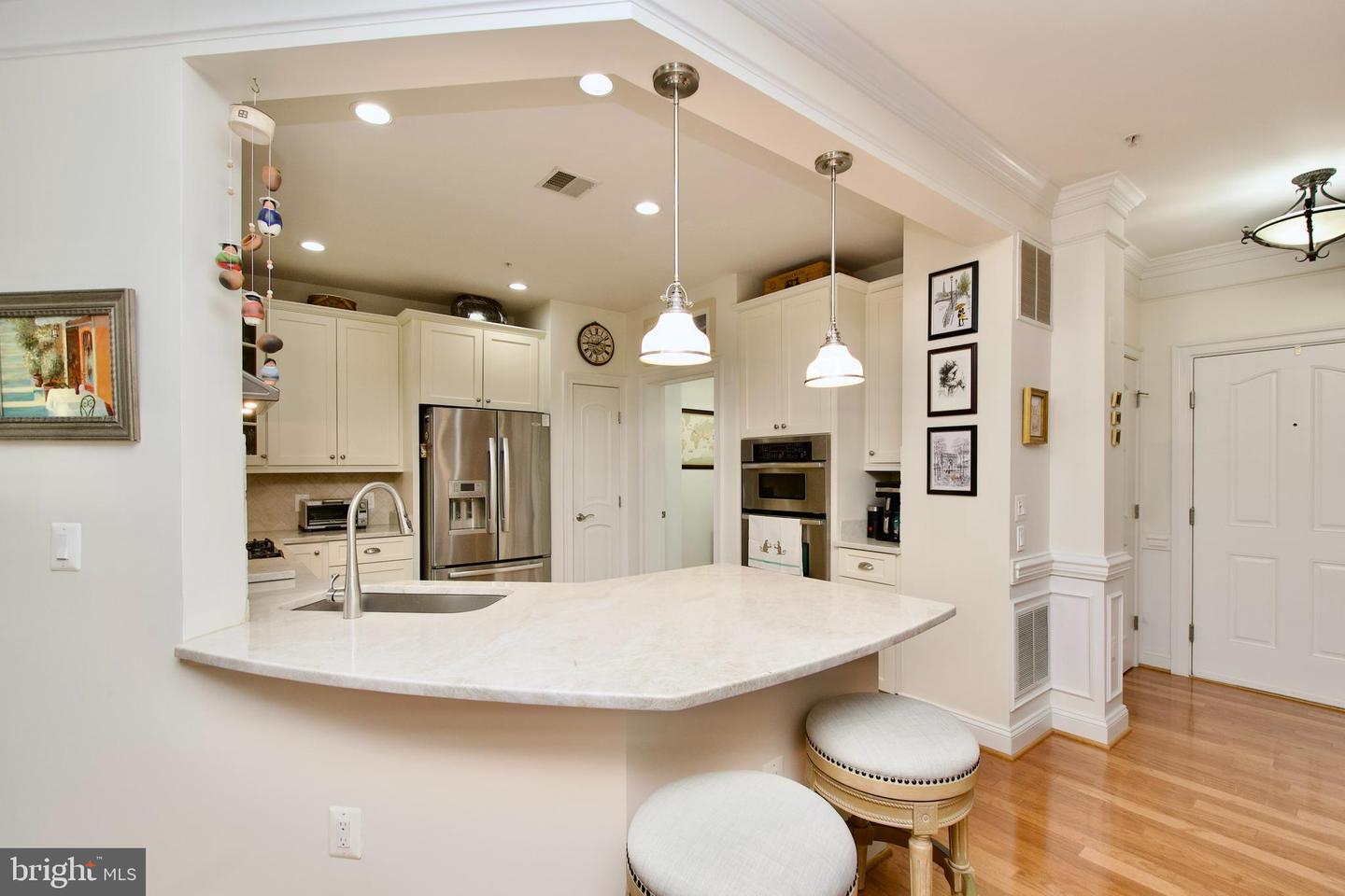 1781 CHAIN BRIDGE RD #302, MCLEAN, Virginia 22102, 2 Bedrooms Bedrooms, ,2 BathroomsBathrooms,Residential,For sale,1781 CHAIN BRIDGE RD #302,VAFX2247406 MLS # VAFX2247406