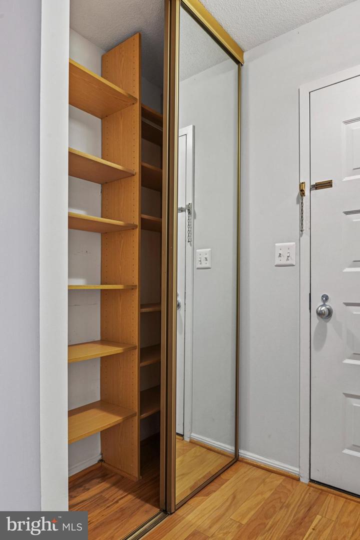 8350 GREENSBORO DR #203, MCLEAN, Virginia 22102, 2 Bedrooms Bedrooms, ,2 BathroomsBathrooms,Residential,For sale,8350 GREENSBORO DR #203,VAFX2248820 MLS # VAFX2248820
