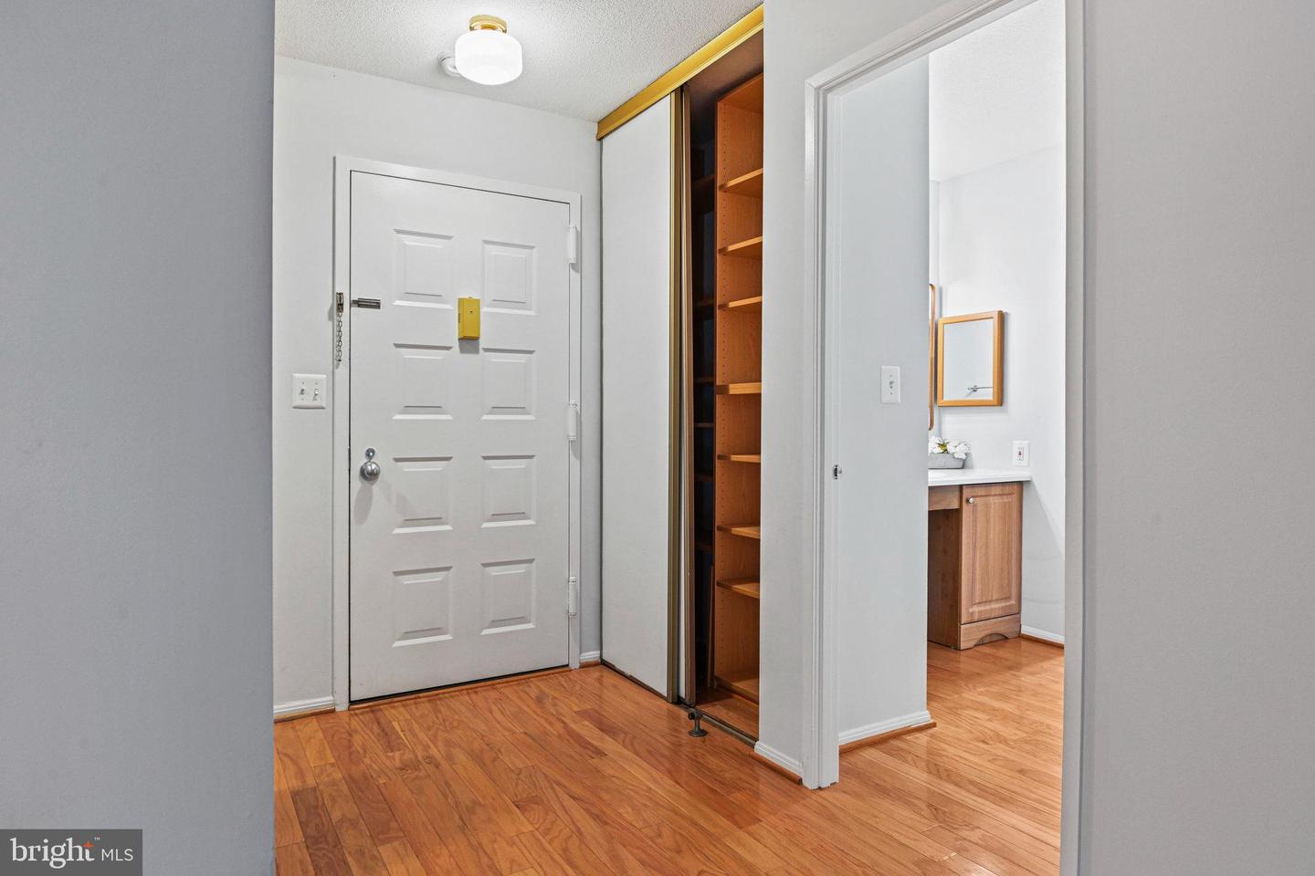8350 GREENSBORO DR #203, MCLEAN, Virginia 22102, 2 Bedrooms Bedrooms, ,2 BathroomsBathrooms,Residential,For sale,8350 GREENSBORO DR #203,VAFX2248820 MLS # VAFX2248820