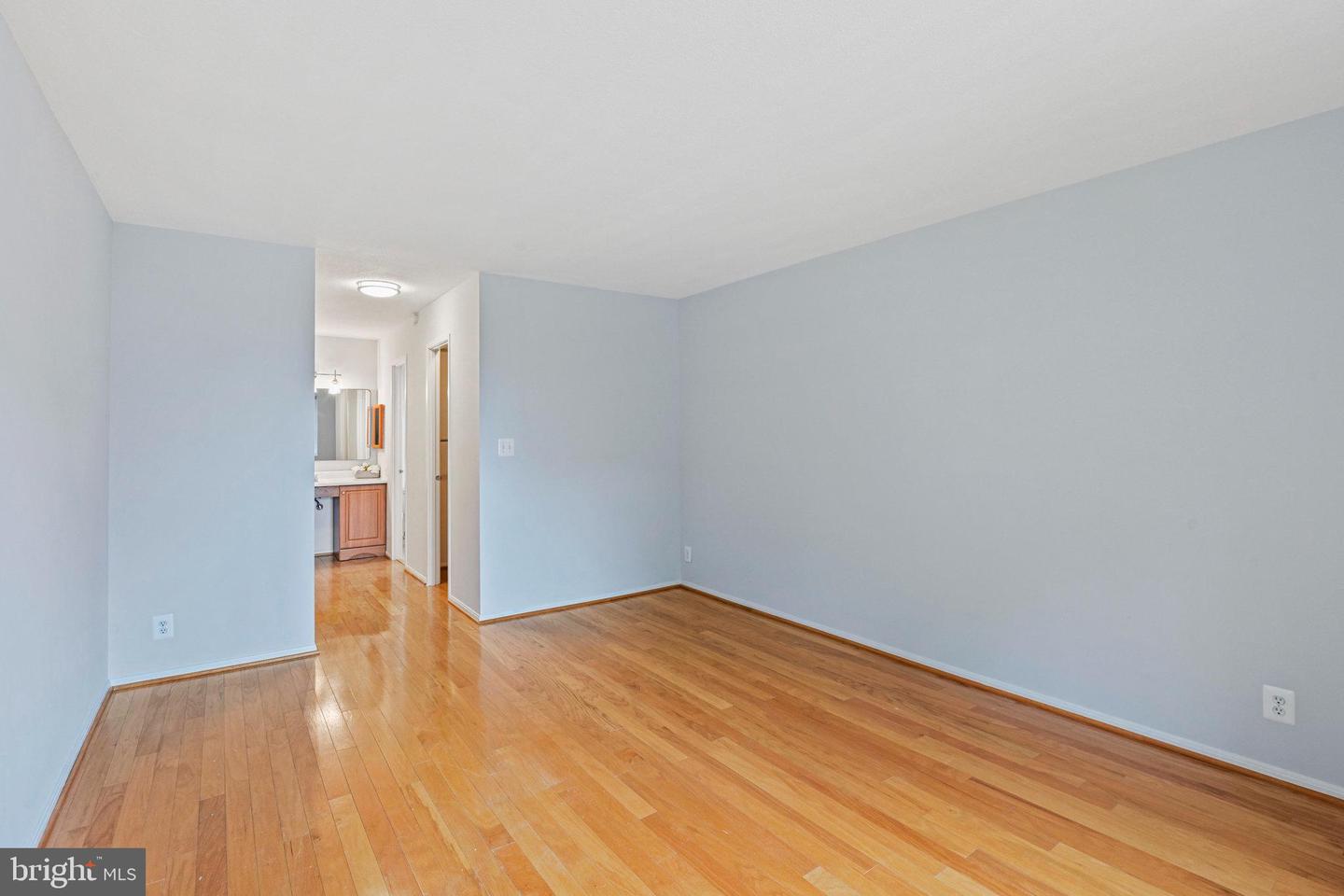 8350 GREENSBORO DR #203, MCLEAN, Virginia 22102, 2 Bedrooms Bedrooms, ,2 BathroomsBathrooms,Residential,For sale,8350 GREENSBORO DR #203,VAFX2248820 MLS # VAFX2248820