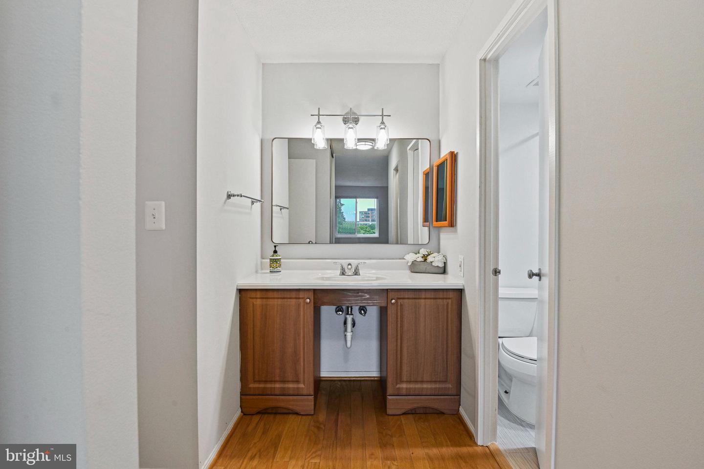 8350 GREENSBORO DR #203, MCLEAN, Virginia 22102, 2 Bedrooms Bedrooms, ,2 BathroomsBathrooms,Residential,For sale,8350 GREENSBORO DR #203,VAFX2248820 MLS # VAFX2248820