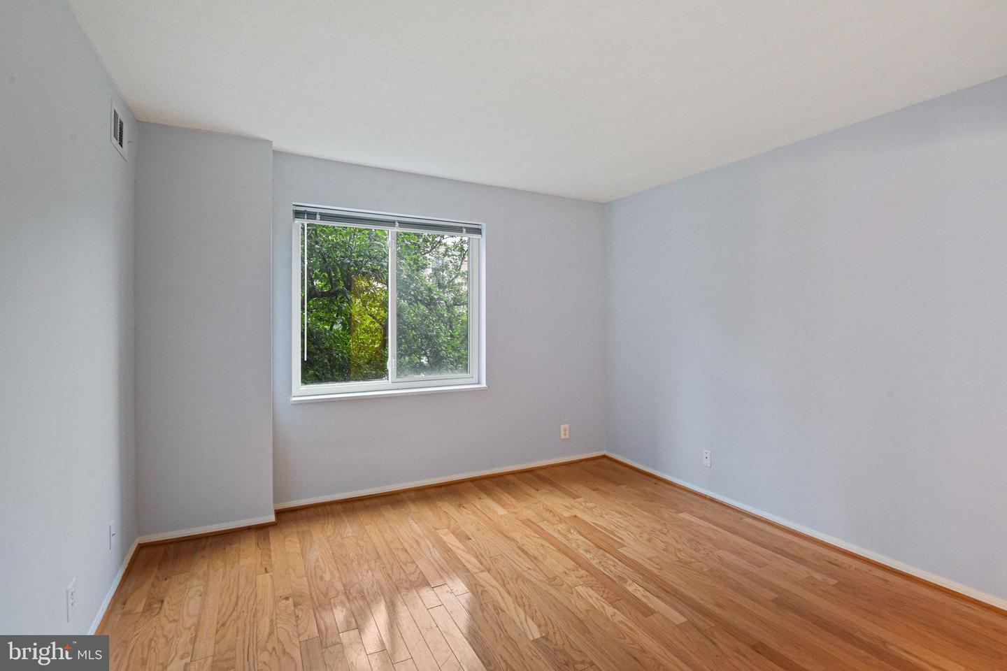 8350 GREENSBORO DR #203, MCLEAN, Virginia 22102, 2 Bedrooms Bedrooms, ,2 BathroomsBathrooms,Residential,For sale,8350 GREENSBORO DR #203,VAFX2248820 MLS # VAFX2248820
