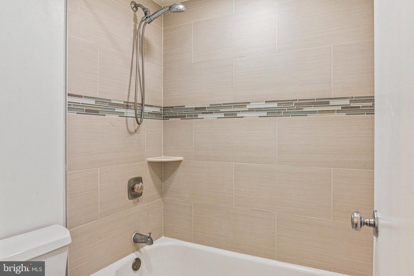 8350 GREENSBORO DR #203, MCLEAN, Virginia 22102, 2 Bedrooms Bedrooms, ,2 BathroomsBathrooms,Residential,For sale,8350 GREENSBORO DR #203,VAFX2248820 MLS # VAFX2248820