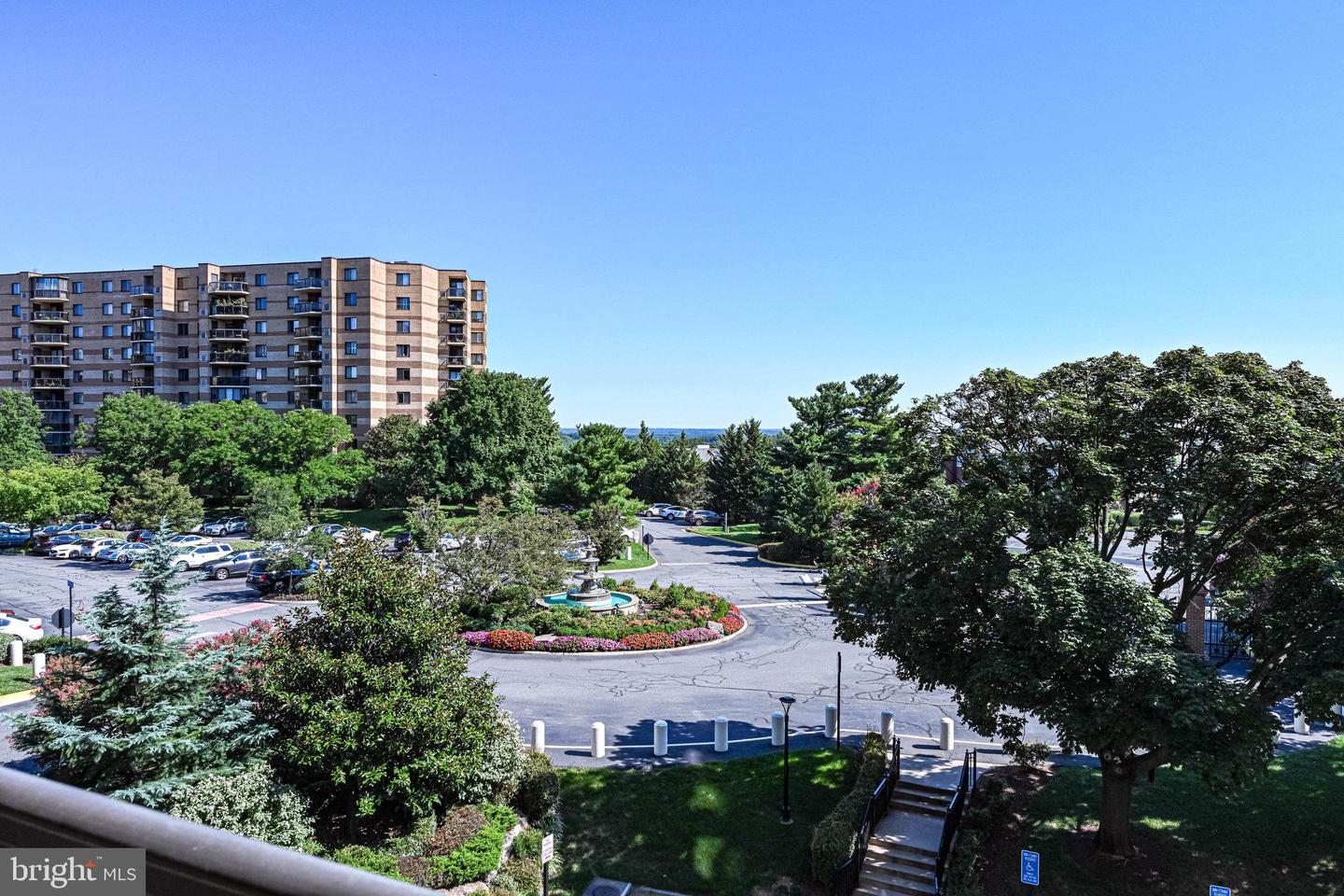 8350 GREENSBORO DR #203, MCLEAN, Virginia 22102, 2 Bedrooms Bedrooms, ,2 BathroomsBathrooms,Residential,For sale,8350 GREENSBORO DR #203,VAFX2248820 MLS # VAFX2248820