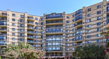 8350 GREENSBORO DR #203, MCLEAN, Virginia 22102, 2 Bedrooms Bedrooms, ,2 BathroomsBathrooms,Residential,For sale,8350 GREENSBORO DR #203,VAFX2248820 MLS # VAFX2248820