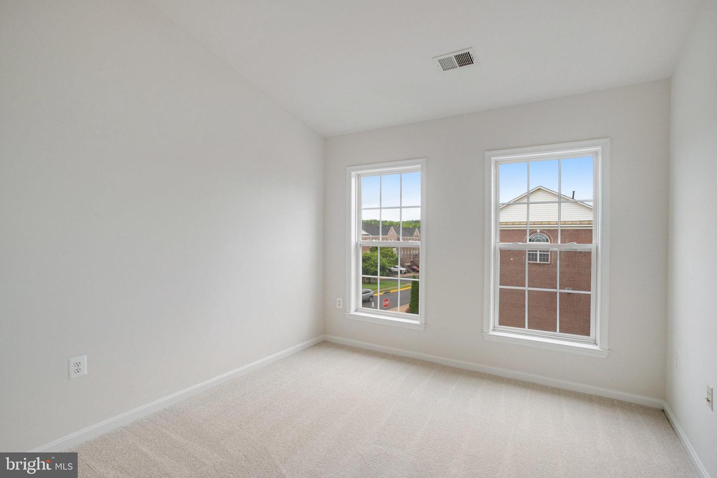 16349 FLOTSAM LN, WOODBRIDGE, Virginia 22191, 3 Bedrooms Bedrooms, ,3 BathroomsBathrooms,Residential,For sale,16349 FLOTSAM LN,VAPW2097394 MLS # VAPW2097394