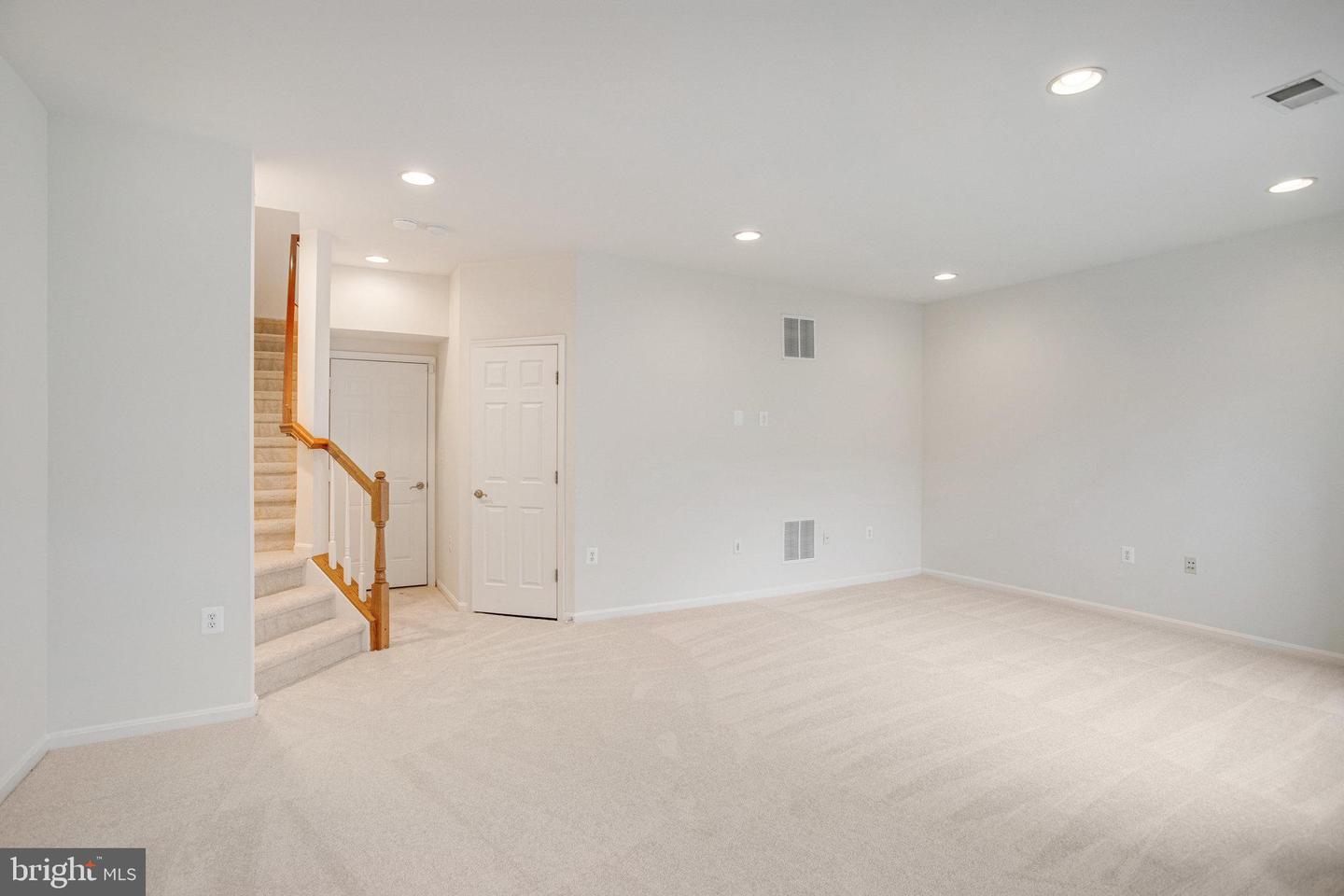 16349 FLOTSAM LN, WOODBRIDGE, Virginia 22191, 3 Bedrooms Bedrooms, ,3 BathroomsBathrooms,Residential,For sale,16349 FLOTSAM LN,VAPW2097394 MLS # VAPW2097394