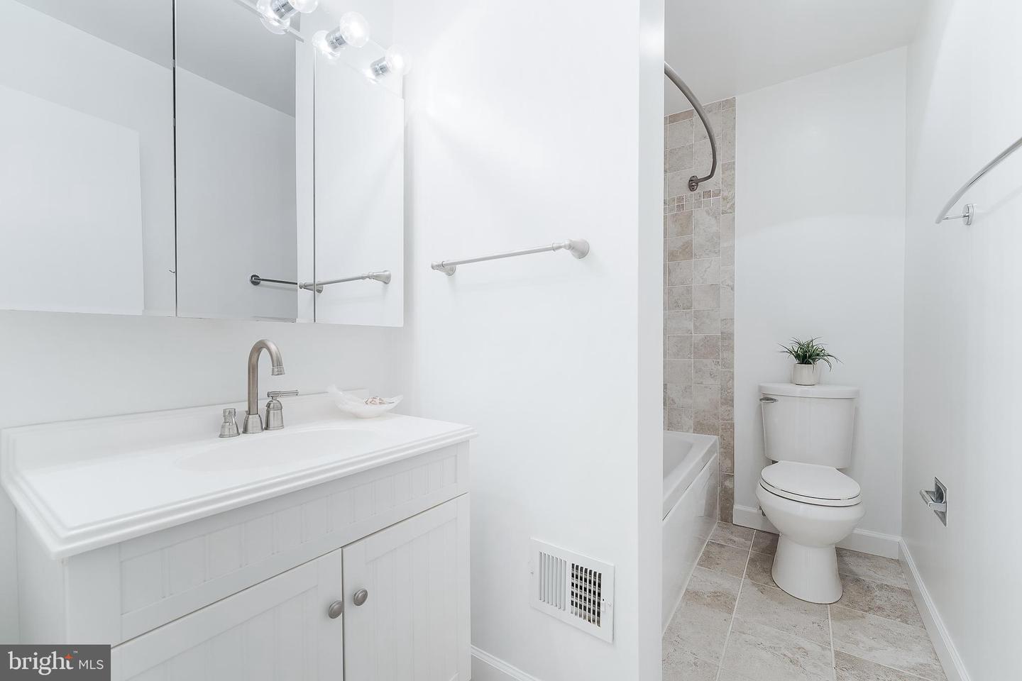 10909 KNIGHTS BRIDGE CT, RESTON, Virginia 20190, 4 Bedrooms Bedrooms, ,3 BathroomsBathrooms,Residential,For sale,10909 KNIGHTS BRIDGE CT,VAFX2248834 MLS # VAFX2248834