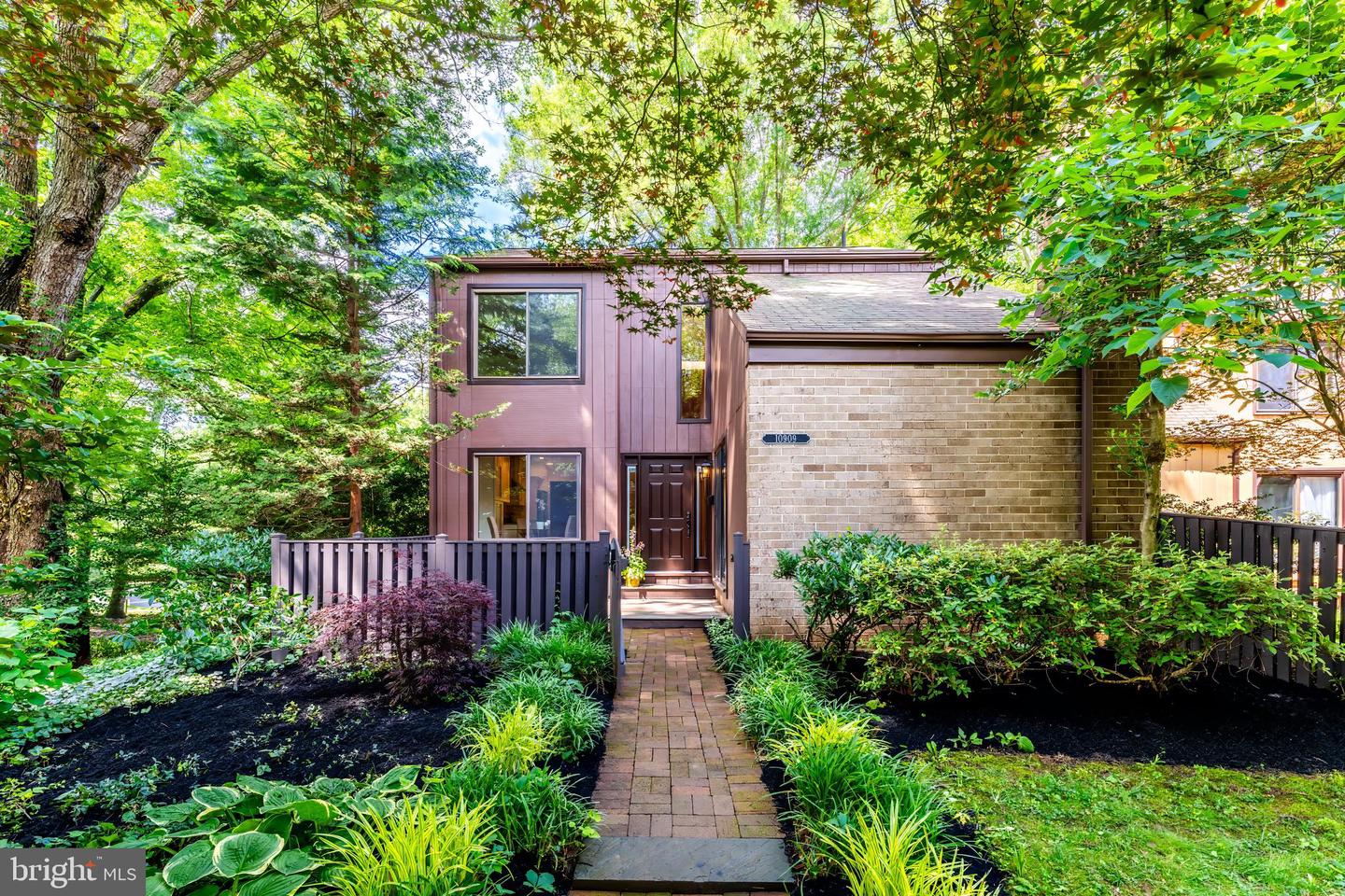 10909 KNIGHTS BRIDGE CT, RESTON, Virginia 20190, 4 Bedrooms Bedrooms, ,3 BathroomsBathrooms,Residential,For sale,10909 KNIGHTS BRIDGE CT,VAFX2248834 MLS # VAFX2248834