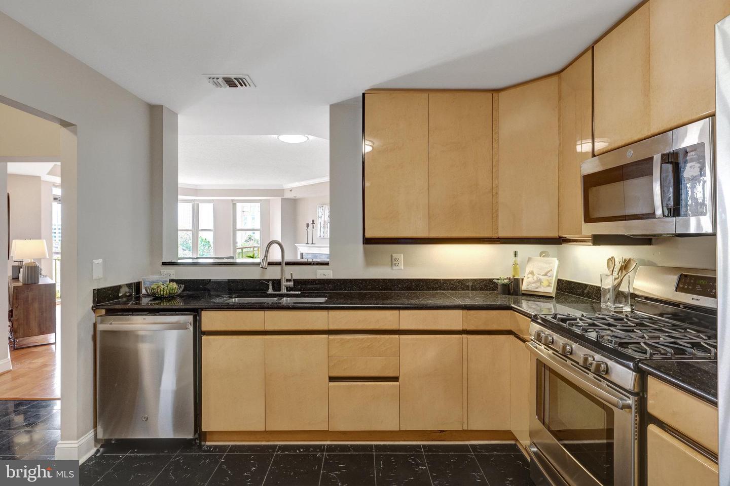 11776 STRATFORD HOUSE PL #601, RESTON, Virginia 20190, 2 Bedrooms Bedrooms, ,2 BathroomsBathrooms,Residential,For sale,11776 STRATFORD HOUSE PL #601,VAFX2248852 MLS # VAFX2248852