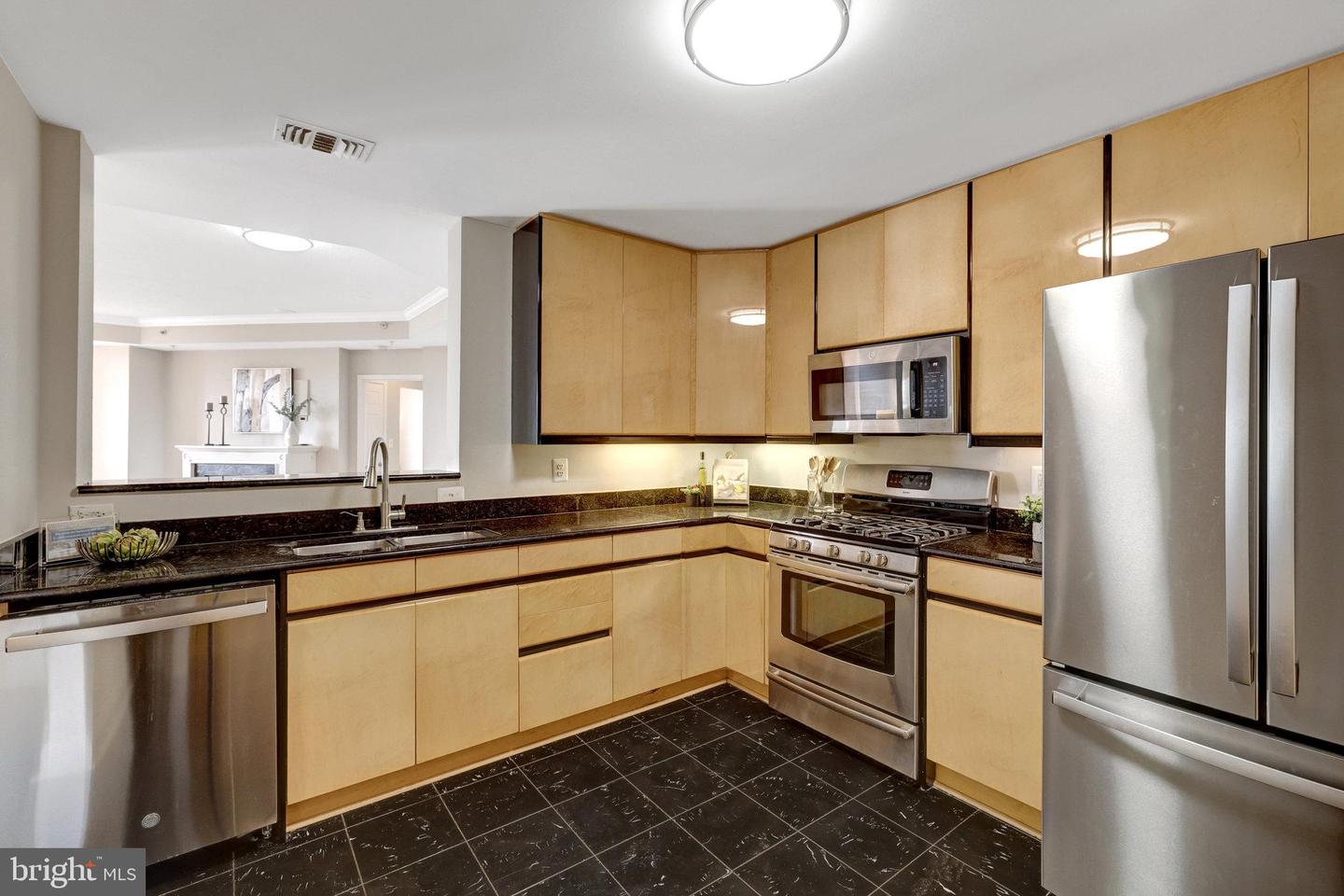 11776 STRATFORD HOUSE PL #601, RESTON, Virginia 20190, 2 Bedrooms Bedrooms, ,2 BathroomsBathrooms,Residential,For sale,11776 STRATFORD HOUSE PL #601,VAFX2248852 MLS # VAFX2248852