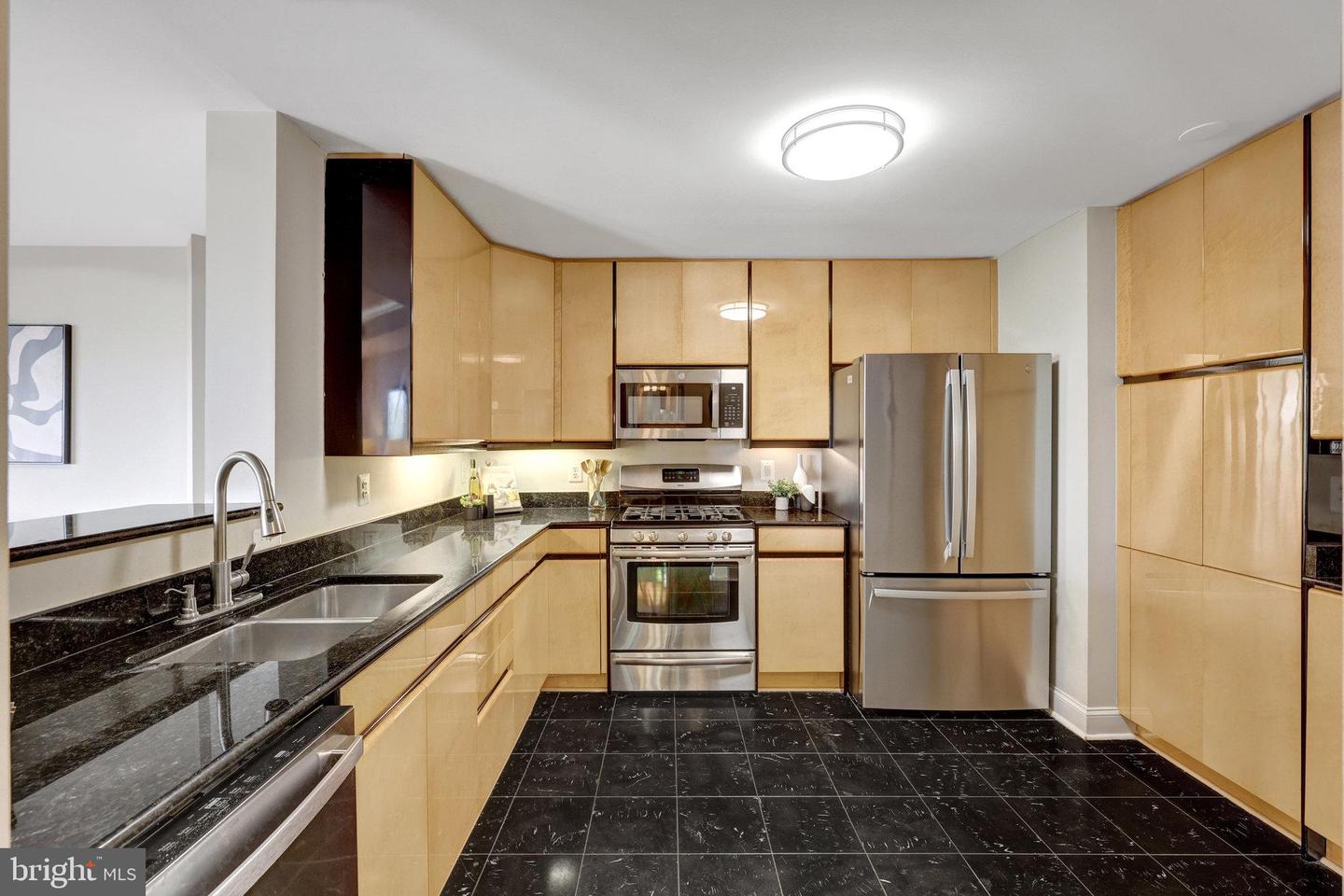 11776 STRATFORD HOUSE PL #601, RESTON, Virginia 20190, 2 Bedrooms Bedrooms, ,2 BathroomsBathrooms,Residential,For sale,11776 STRATFORD HOUSE PL #601,VAFX2248852 MLS # VAFX2248852