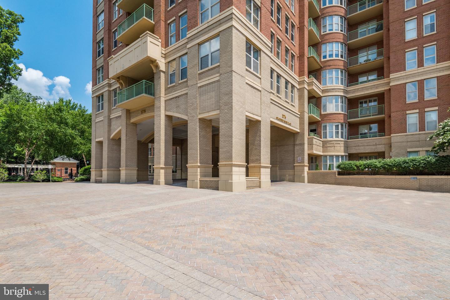 11776 STRATFORD HOUSE PL #601, RESTON, Virginia 20190, 2 Bedrooms Bedrooms, ,2 BathroomsBathrooms,Residential,For sale,11776 STRATFORD HOUSE PL #601,VAFX2248852 MLS # VAFX2248852