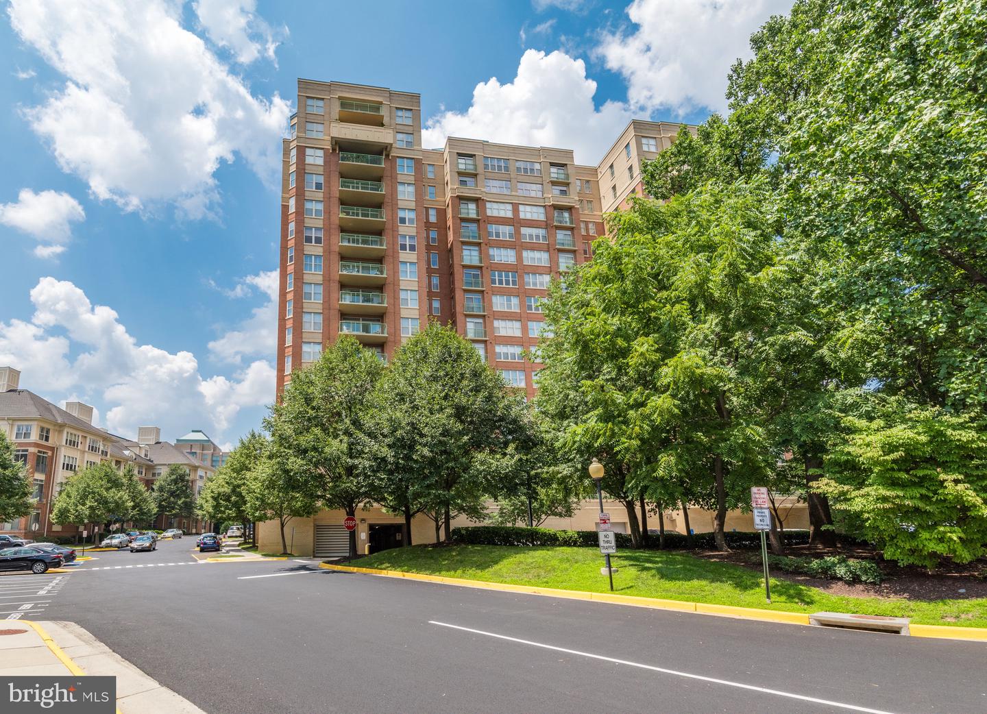 11776 STRATFORD HOUSE PL #601, RESTON, Virginia 20190, 2 Bedrooms Bedrooms, ,2 BathroomsBathrooms,Residential,For sale,11776 STRATFORD HOUSE PL #601,VAFX2248852 MLS # VAFX2248852