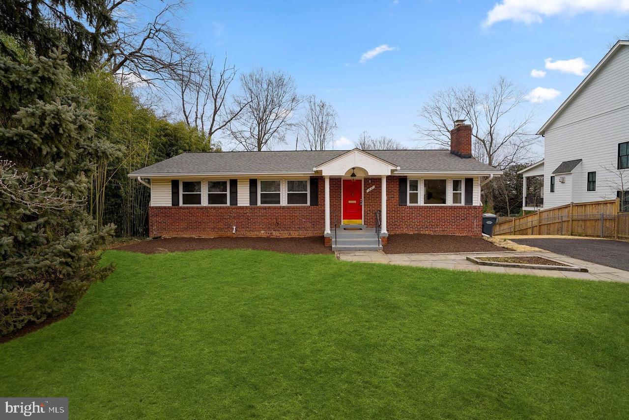 1451 WASP LN, MCLEAN, Virginia 22101, 3 Bedrooms Bedrooms, ,3 BathroomsBathrooms,Residential,For sale,1451 WASP LN,VAFX2248906 MLS # VAFX2248906