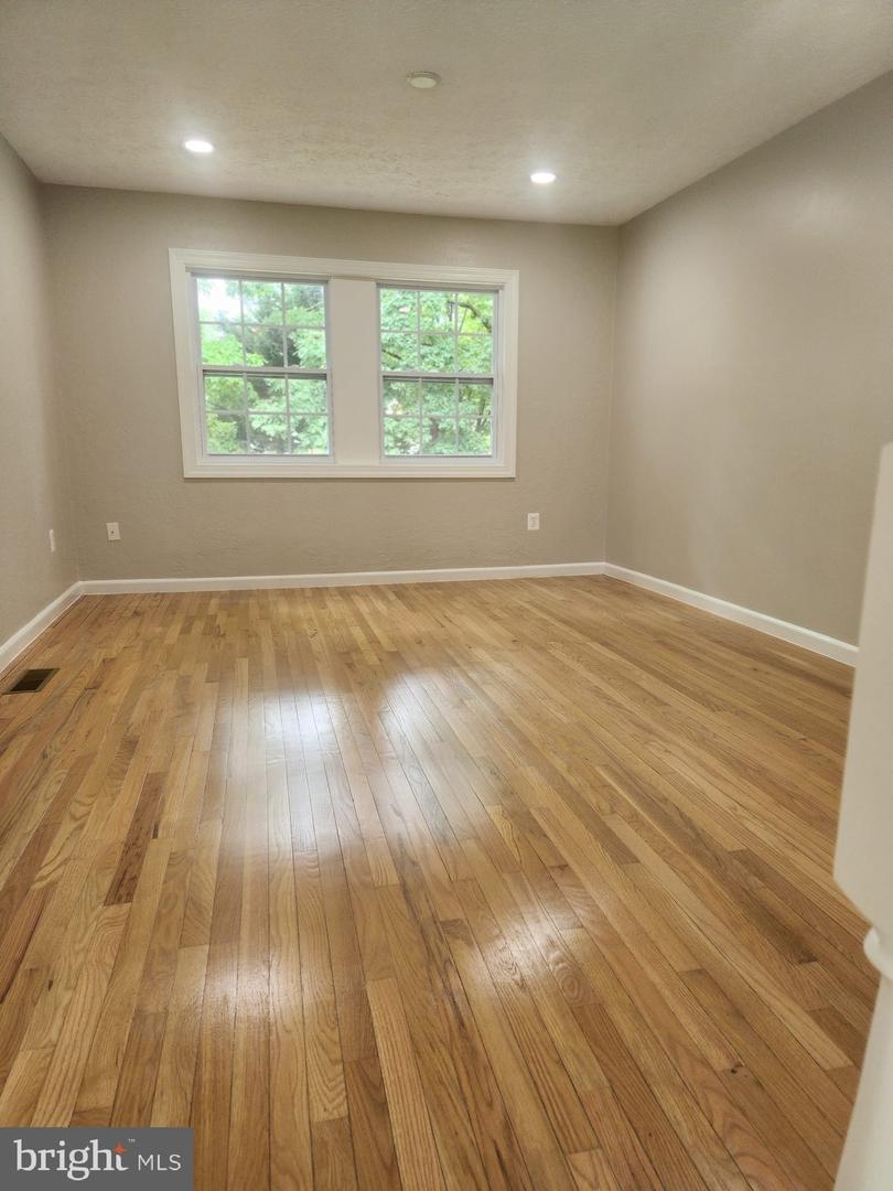 13101 KURTZ RD, WOODBRIDGE, Virginia 22193, 4 Bedrooms Bedrooms, ,3 BathroomsBathrooms,Residential,For sale,13101 KURTZ RD,VAPW2097358 MLS # VAPW2097358