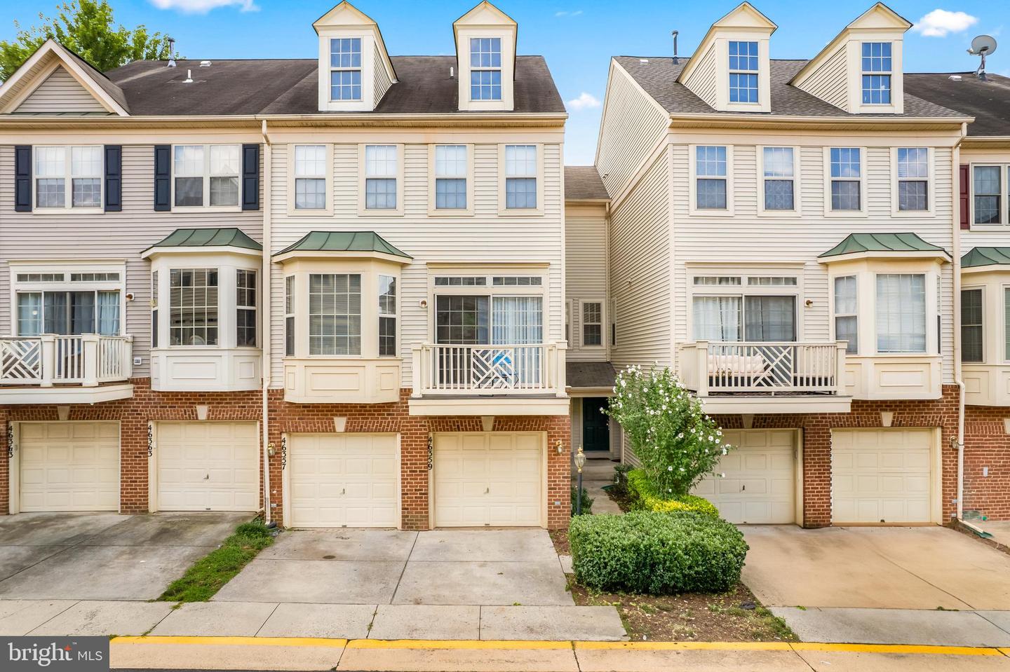 46357 PRYOR SQ, STERLING, Virginia 20165, 2 Bedrooms Bedrooms, 2 Rooms Rooms,2 BathroomsBathrooms,Residential,For sale,46357 PRYOR SQ,VALO2100058 MLS # VALO2100058