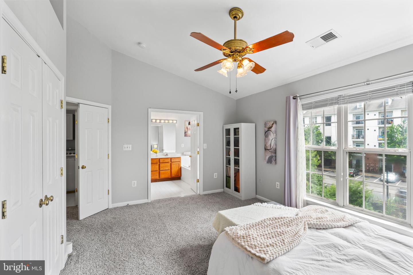 46357 PRYOR SQ, STERLING, Virginia 20165, 2 Bedrooms Bedrooms, 2 Rooms Rooms,2 BathroomsBathrooms,Residential,For sale,46357 PRYOR SQ,VALO2100058 MLS # VALO2100058