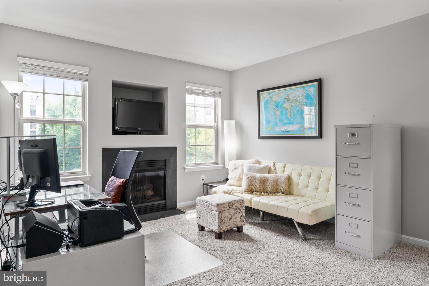 46357 PRYOR SQ, STERLING, Virginia 20165, 2 Bedrooms Bedrooms, 2 Rooms Rooms,2 BathroomsBathrooms,Residential,For sale,46357 PRYOR SQ,VALO2100058 MLS # VALO2100058