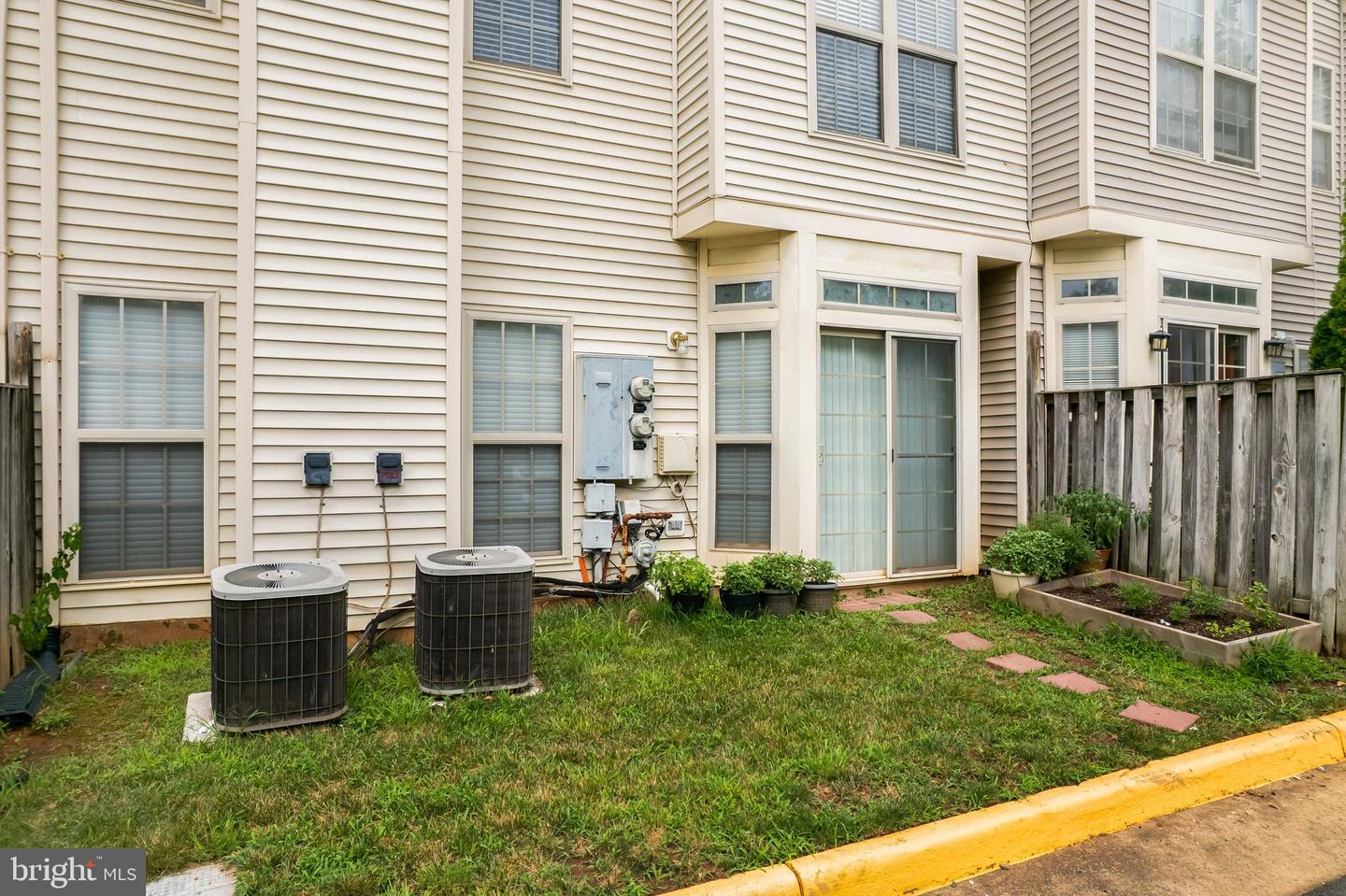 46357 PRYOR SQ, STERLING, Virginia 20165, 2 Bedrooms Bedrooms, 2 Rooms Rooms,2 BathroomsBathrooms,Residential,For sale,46357 PRYOR SQ,VALO2100058 MLS # VALO2100058