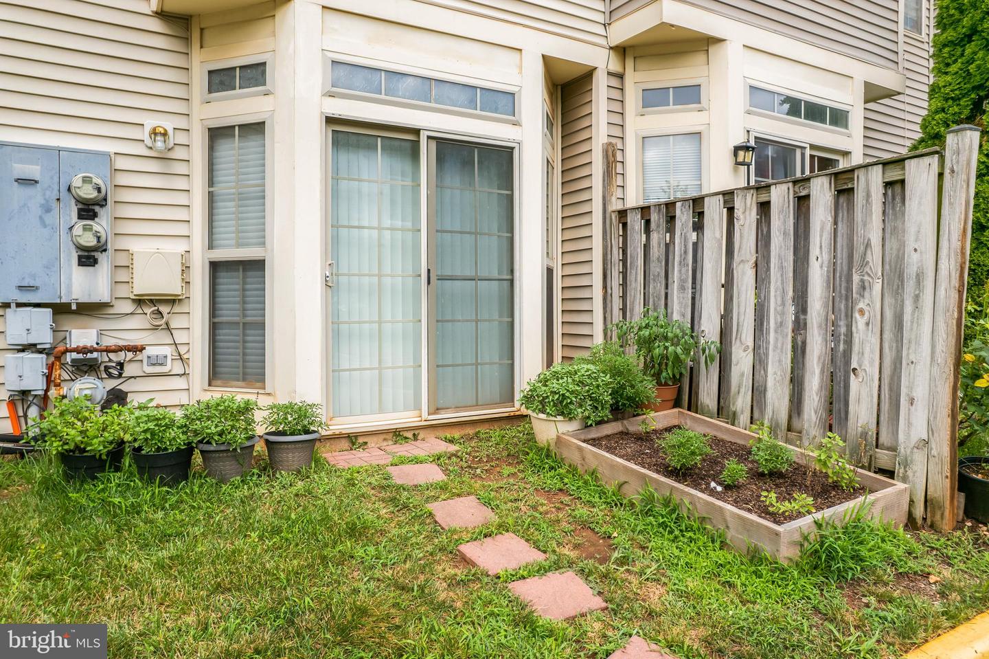 46357 PRYOR SQ, STERLING, Virginia 20165, 2 Bedrooms Bedrooms, 2 Rooms Rooms,2 BathroomsBathrooms,Residential,For sale,46357 PRYOR SQ,VALO2100058 MLS # VALO2100058