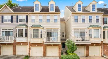 46357 PRYOR SQ, STERLING, Virginia 20165, 2 Bedrooms Bedrooms, 2 Rooms Rooms,2 BathroomsBathrooms,Residential,For sale,46357 PRYOR SQ,VALO2100058 MLS # VALO2100058