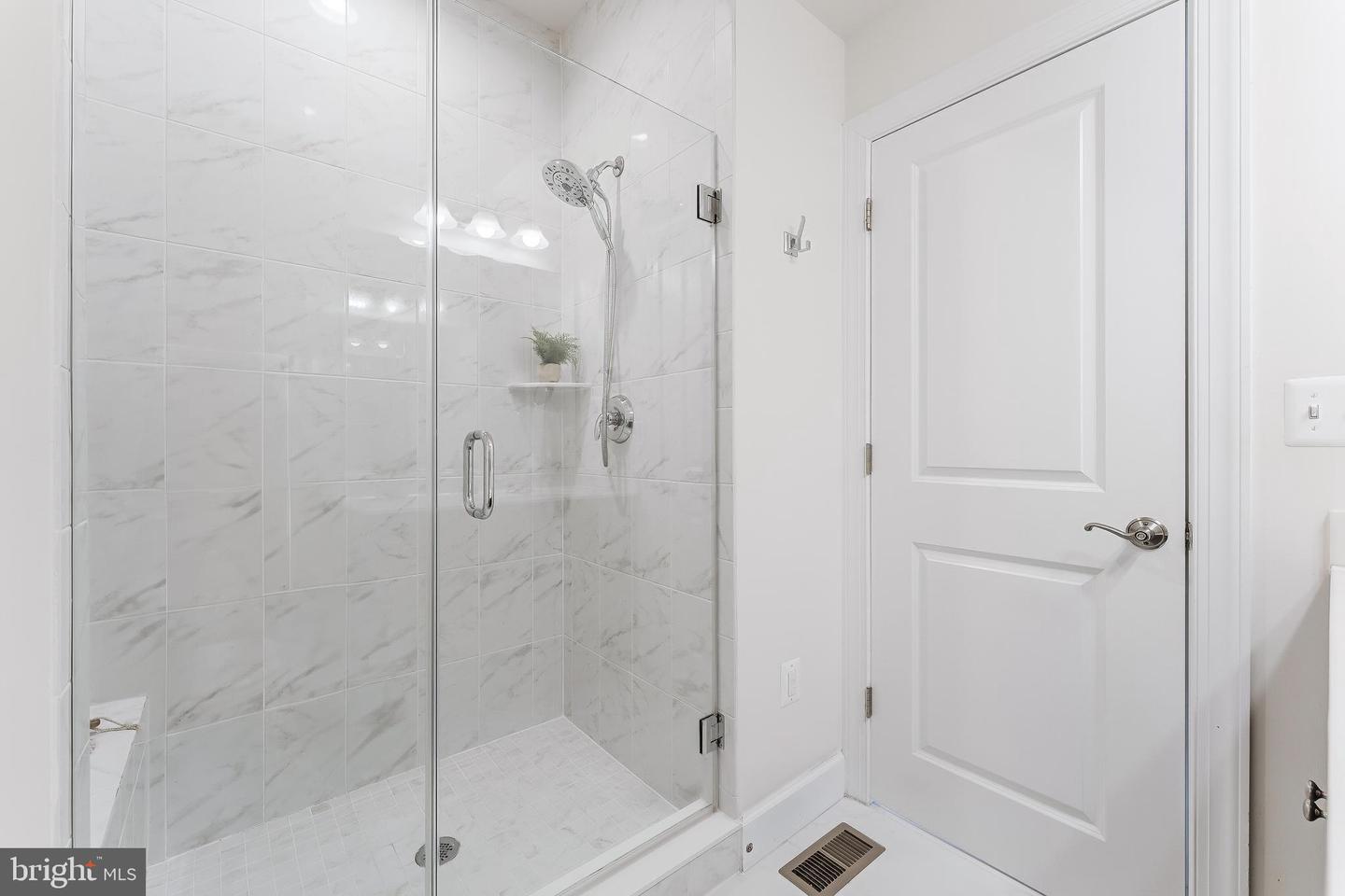 3682 AMBROSE HILLS RD, FALLS CHURCH, Virginia 22041, 4 Bedrooms Bedrooms, ,2 BathroomsBathrooms,Residential,For sale,3682 AMBROSE HILLS RD,VAFX2249228 MLS # VAFX2249228